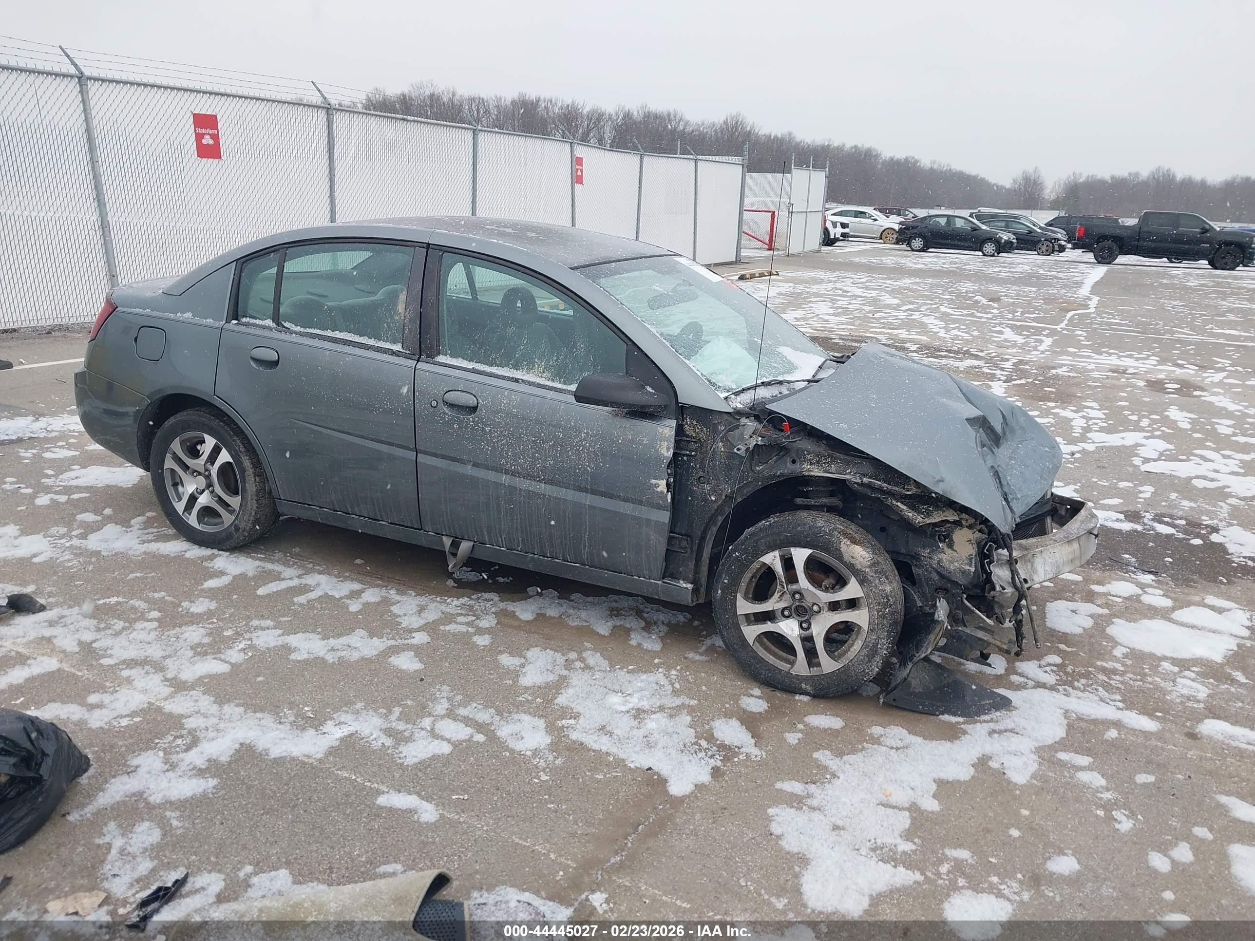 2005 Saturn ION ION 3, VIN 1G8AL52F25Z107932 — Front end