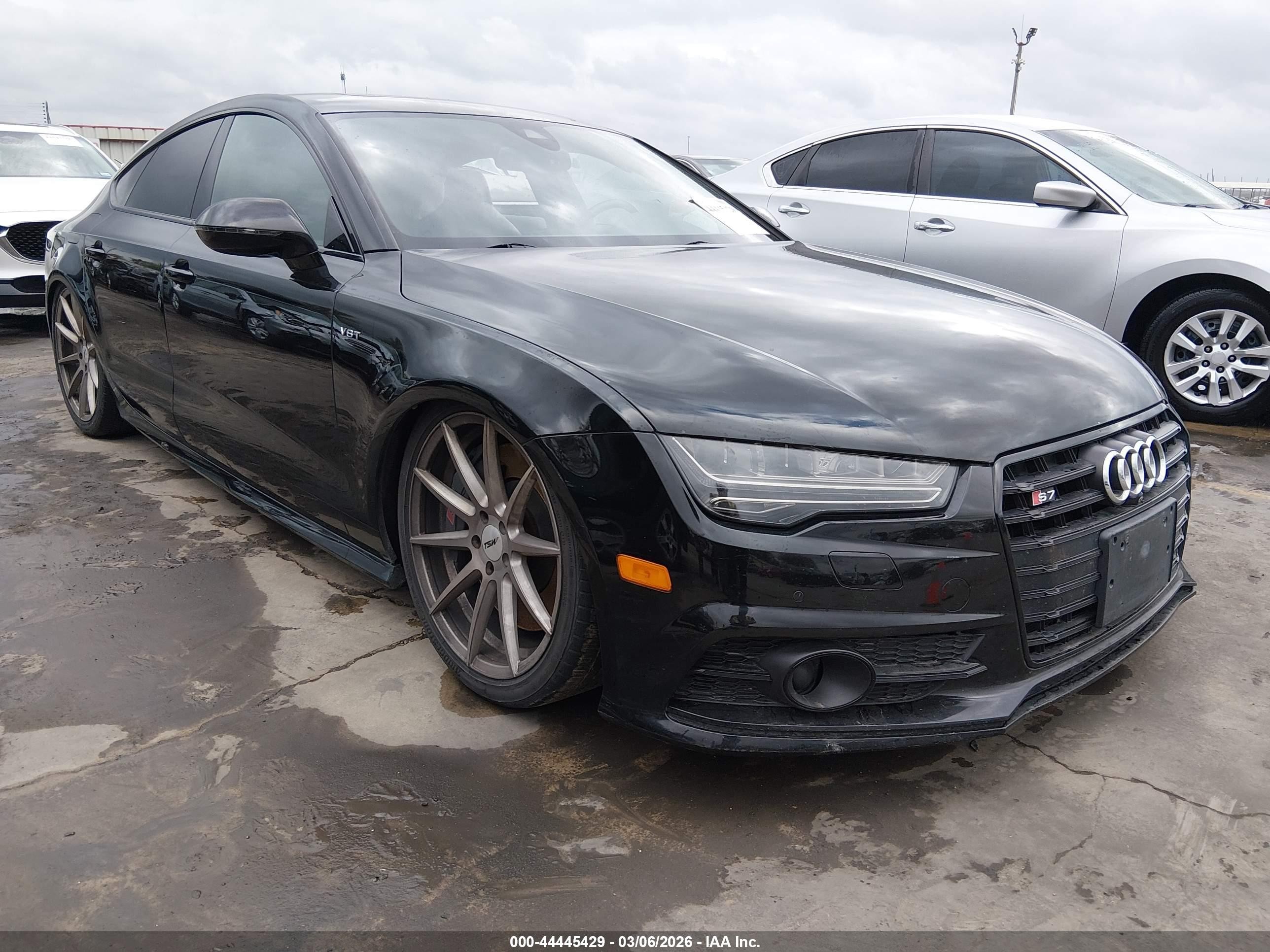 2017 Audi S7 Premium Plus, VIN WAUWFAFC9HN020615 — Side