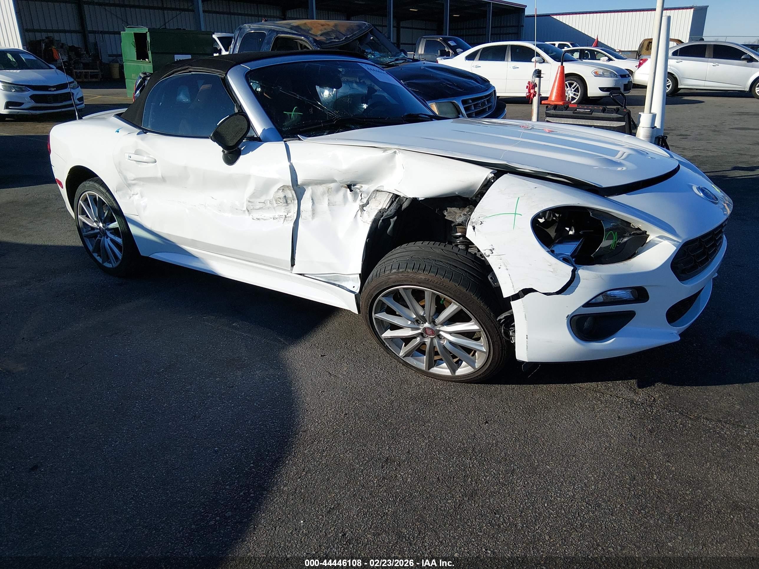 2020 FIAT 124 Spider Abarth, VIN JC1NFAEKXL0144337 — Side