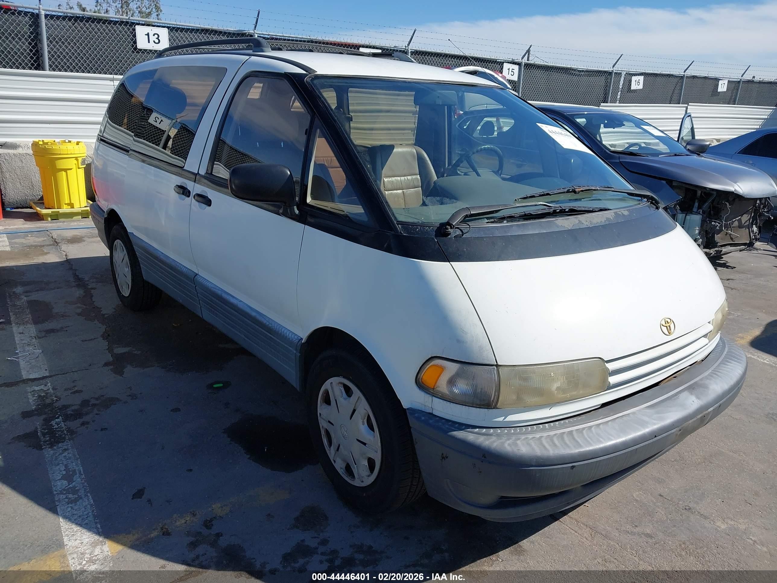 1997 Toyota Previa DX, VIN JT3GK12MXV1273807 — Normal wear