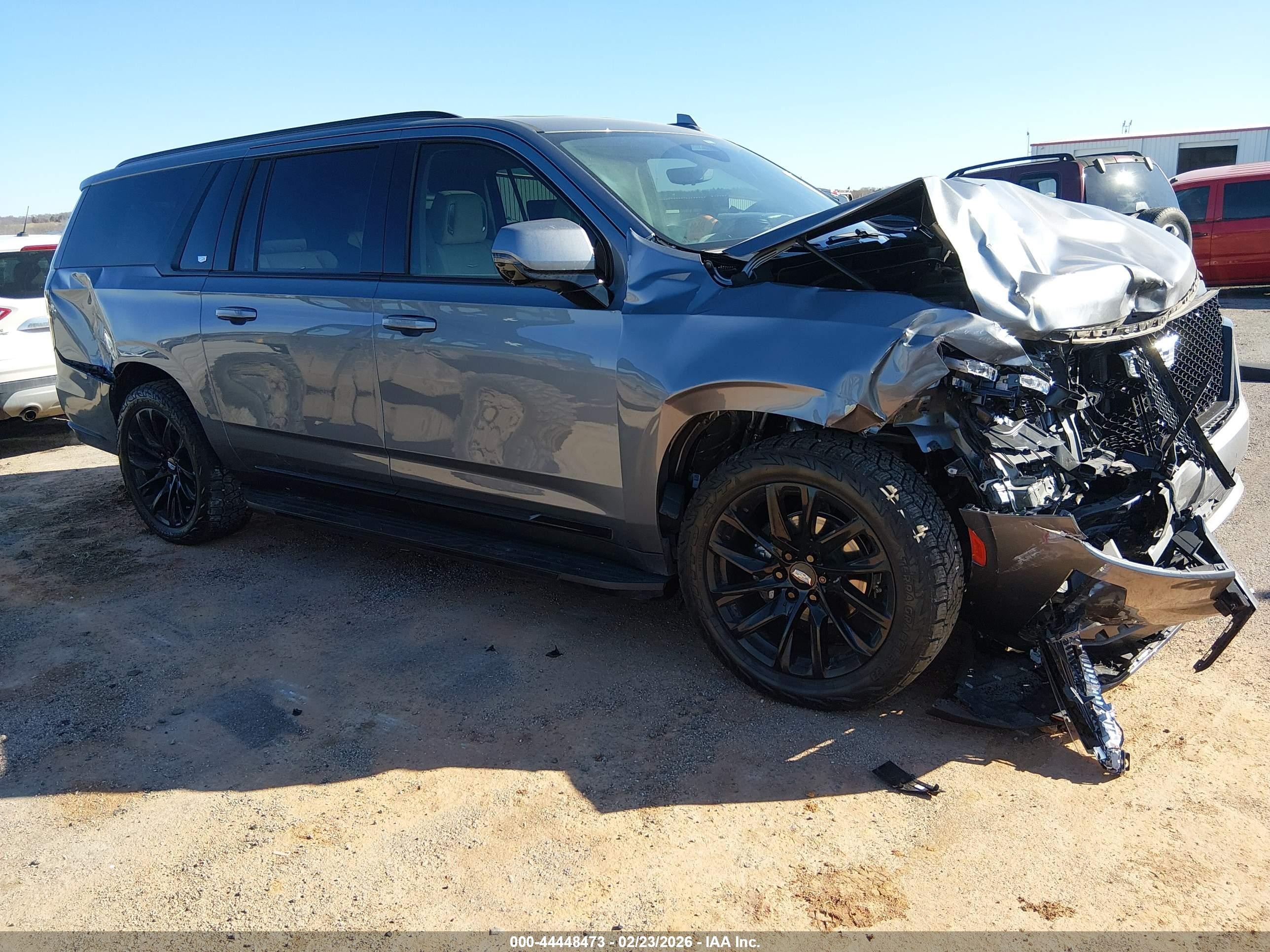 2022 Cadillac Escalade ESV Sport Platinum, VIN 1GYS4RKLXNR123164 — Front end