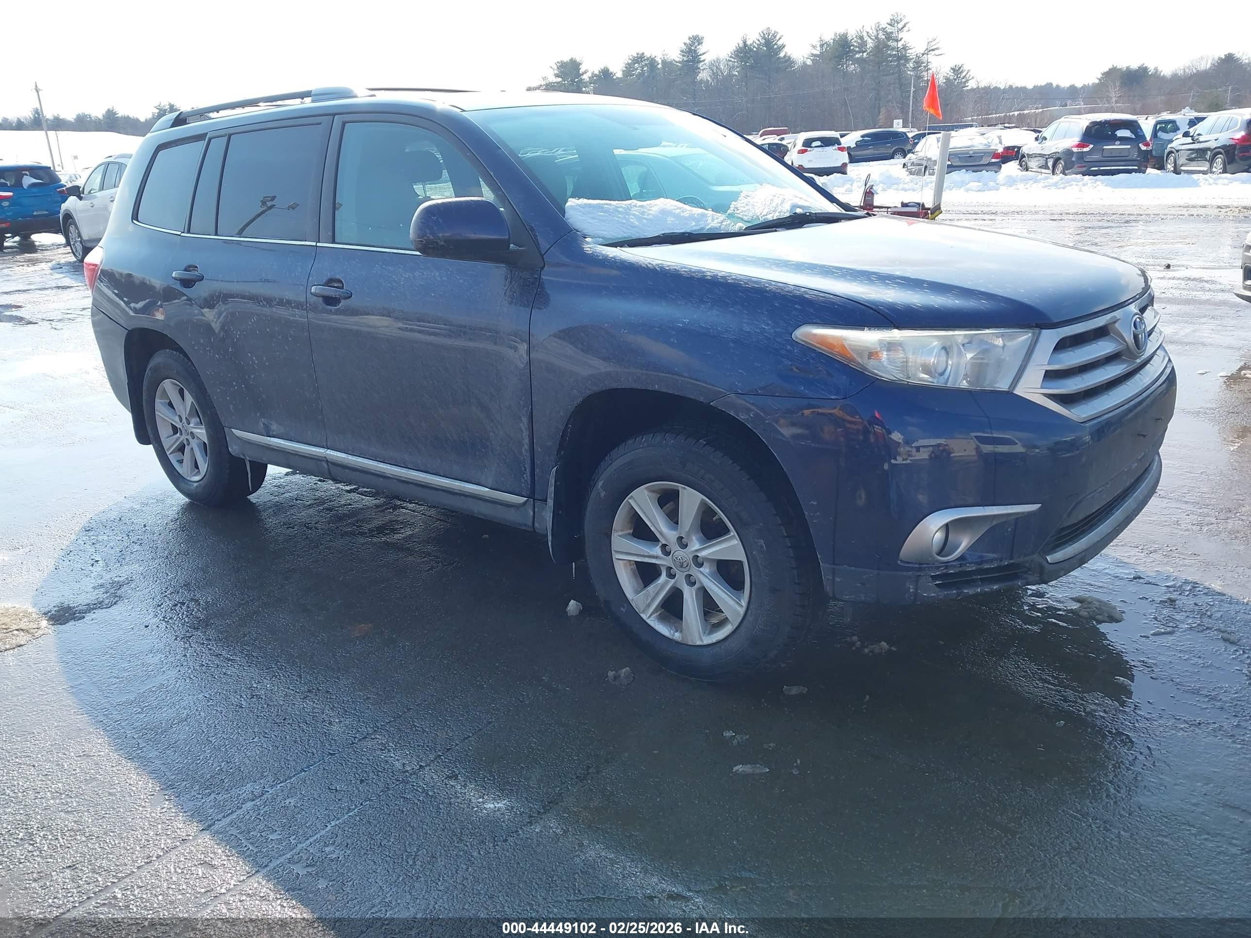 2013 Toyota Highlander, VIN 5TDBK3EHXDS256040 — Rear end