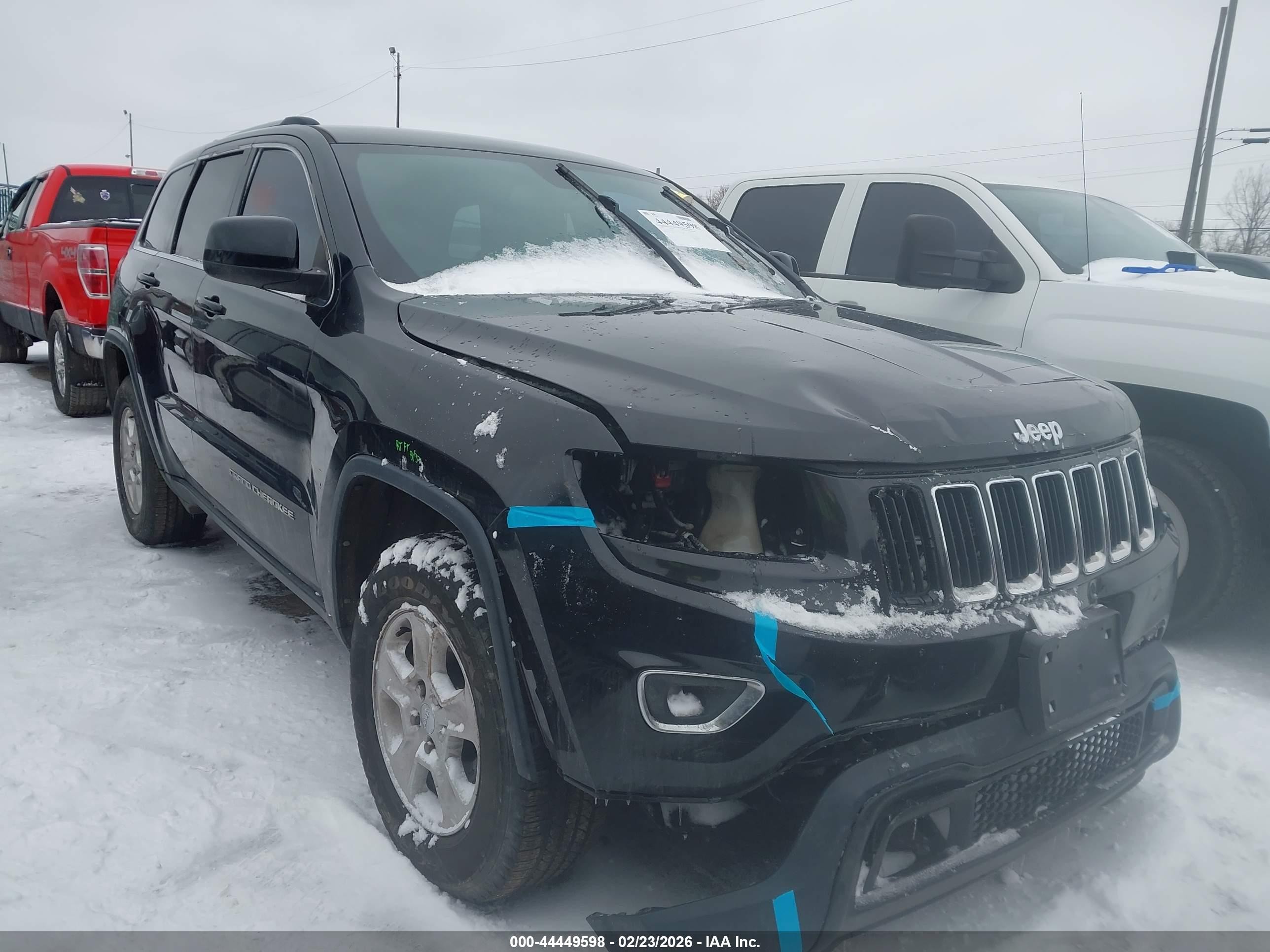 2015 Jeep Grand Cherokee Altitude, VIN 1C4RJFAG1FC129469 — Front end