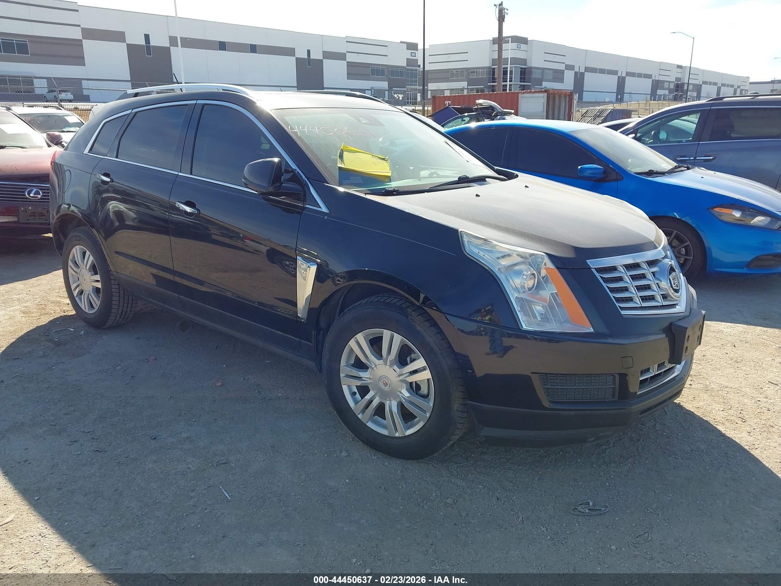 2015 Cadillac SRX Luxury Collection, VIN 3GYFNBE36FS576195 — Бок
