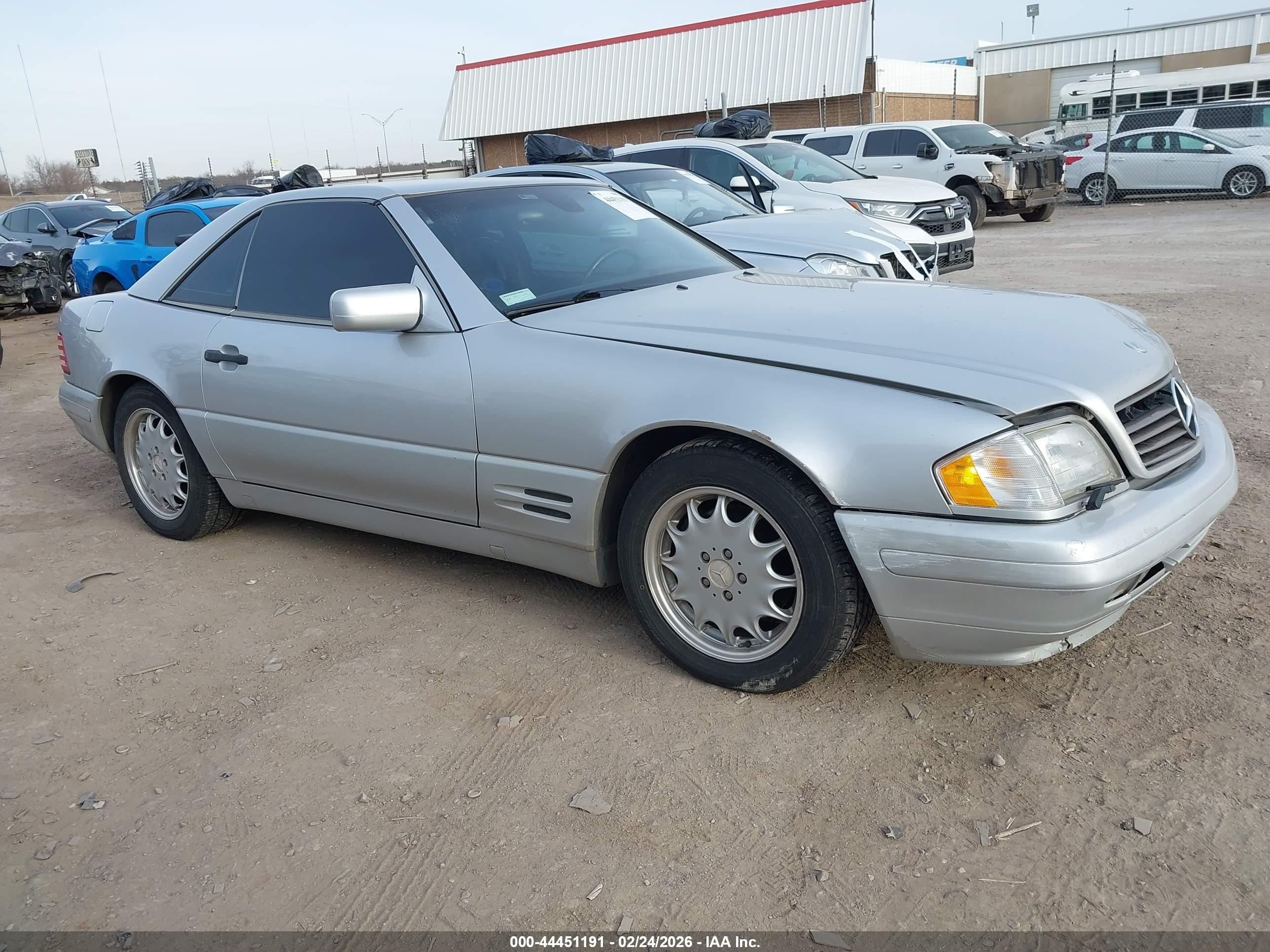 1997 Mercedes-Benz SL 500, VIN WDBFA67F6VF141677 — Front end