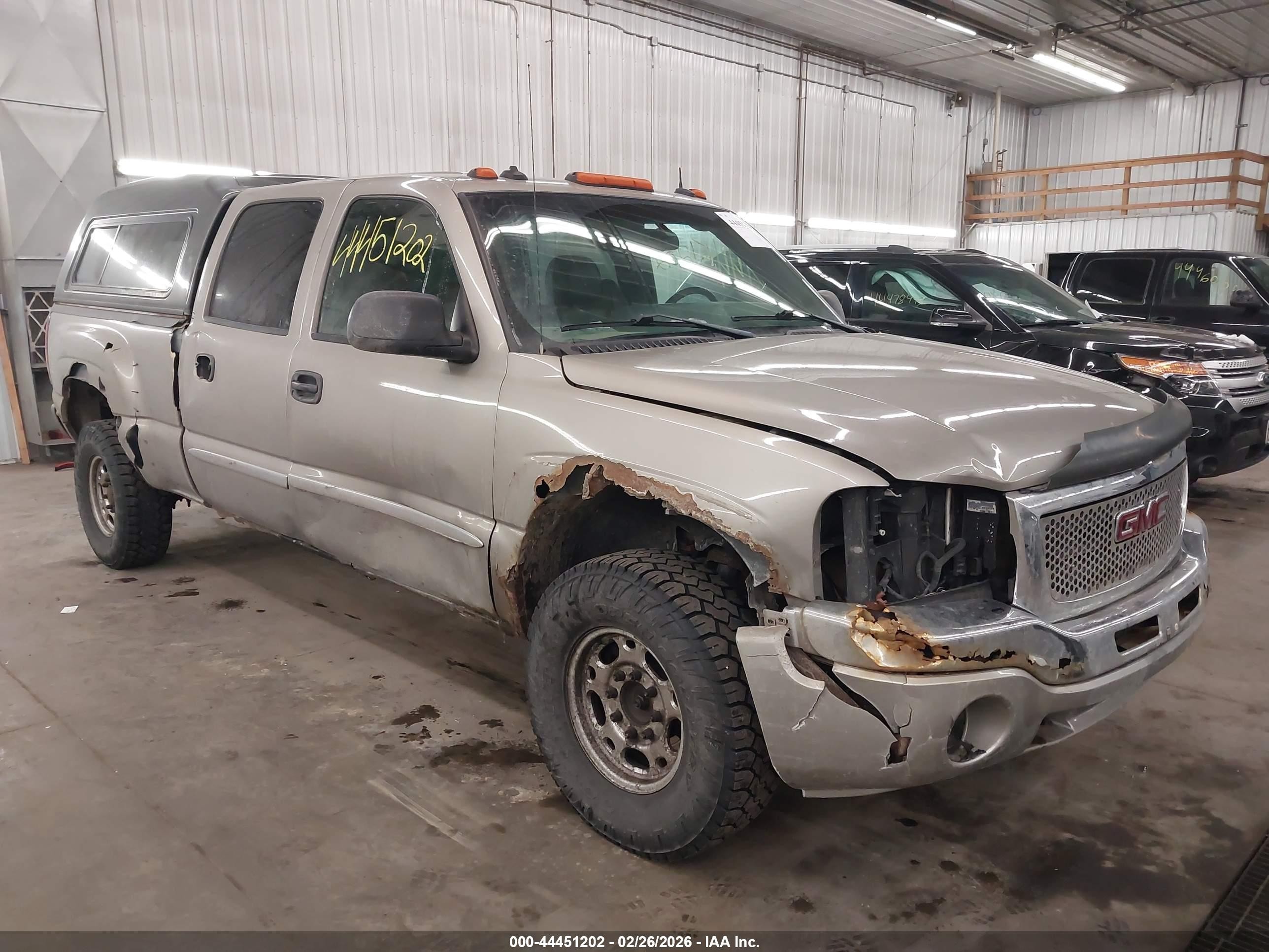 2003 GMC Sierra 1500HD SLE, VIN 1GTGK13U33F192240 — Front end