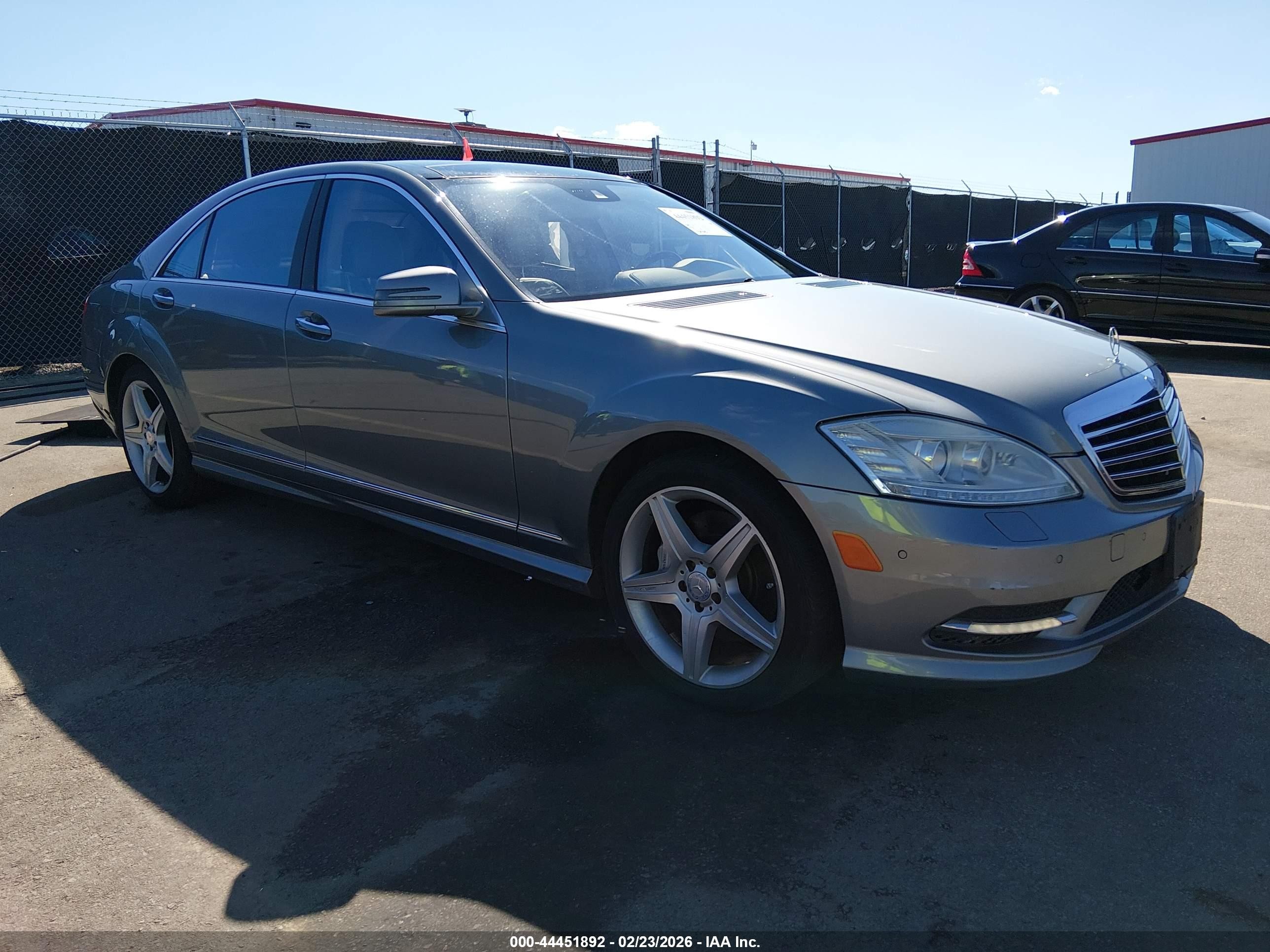 2010 Mercedes-Benz S 550, VIN WDDNG8GB7AA345454 — Rear end