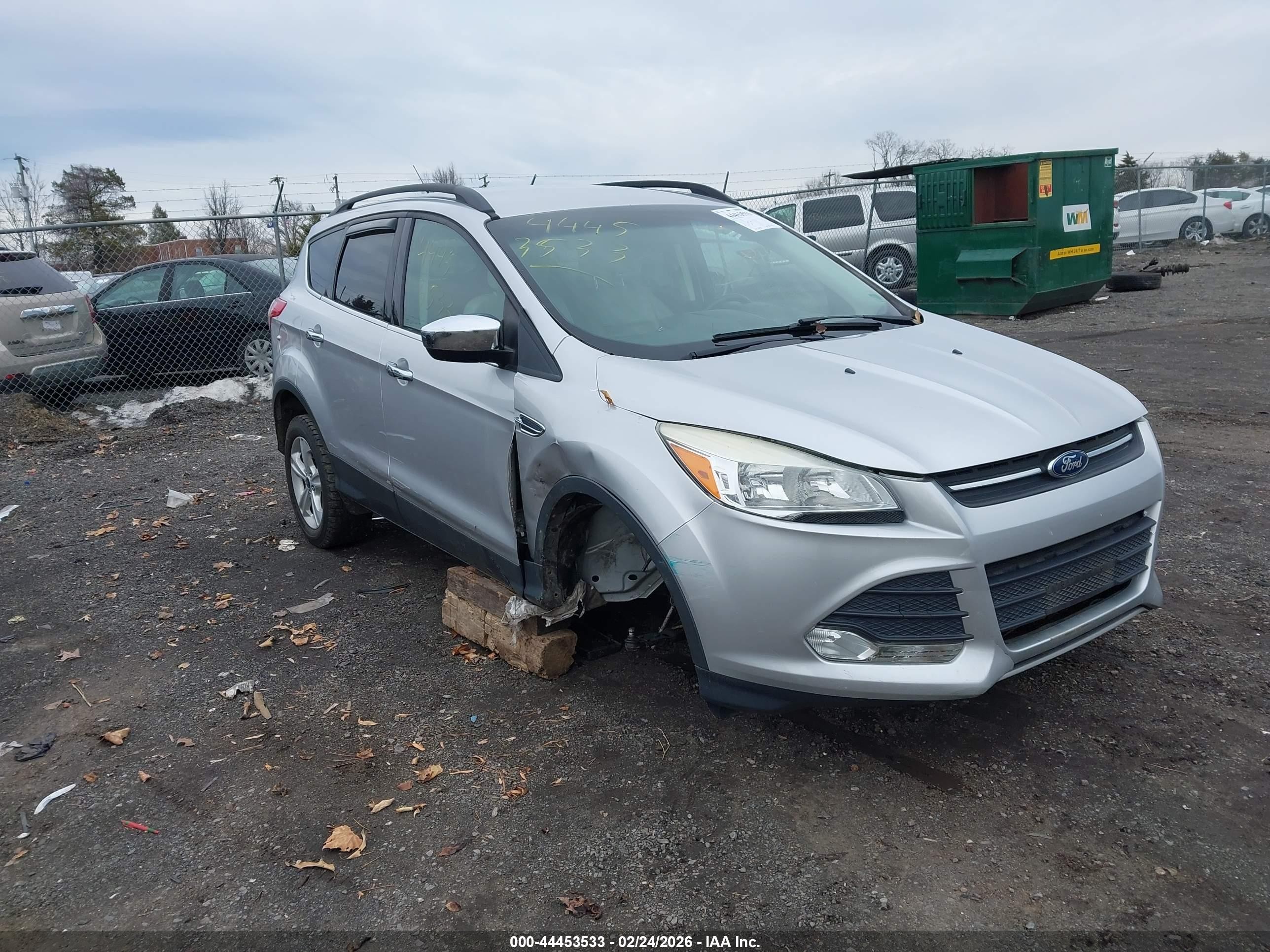 2015 Ford Escape SE, VIN 1FMCU9G94FUC10933 — Front end