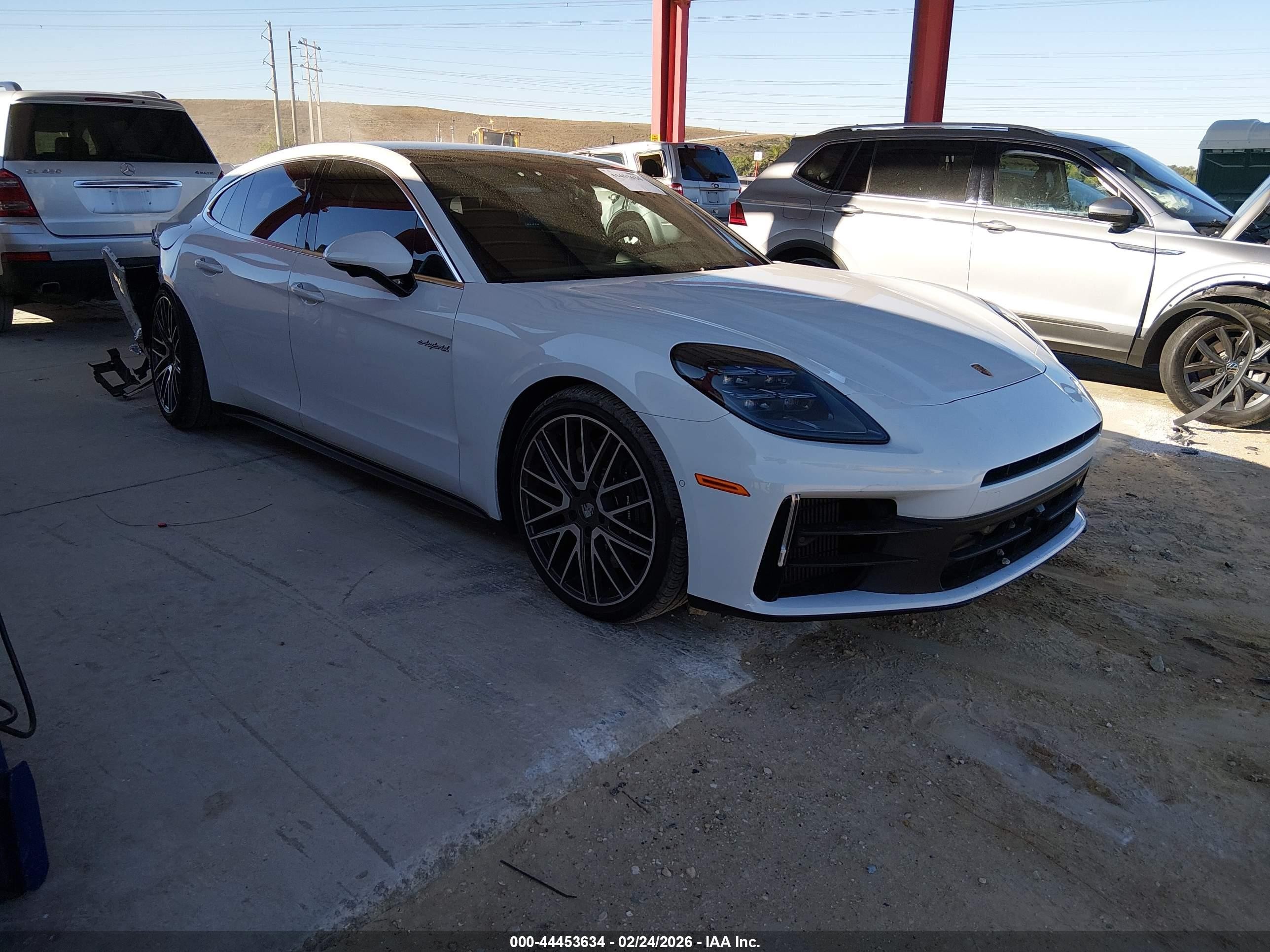 2025 Porsche Panamera 4 E-Hybrid, VIN WP0AE2YA3SL045059 — Rear end