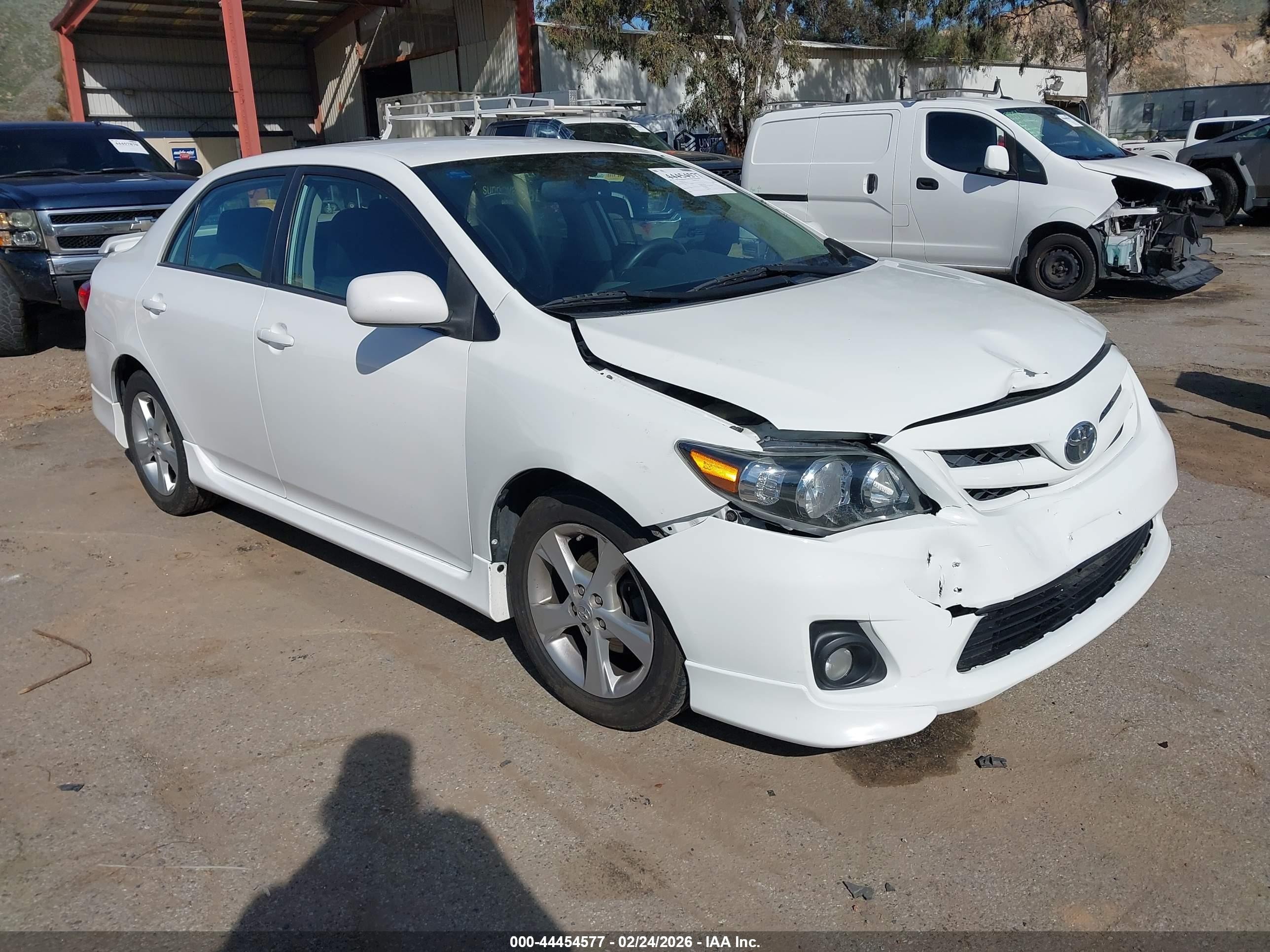 2013 Toyota Corolla S, VIN 5YFBU4EE0DP185770 — Front end