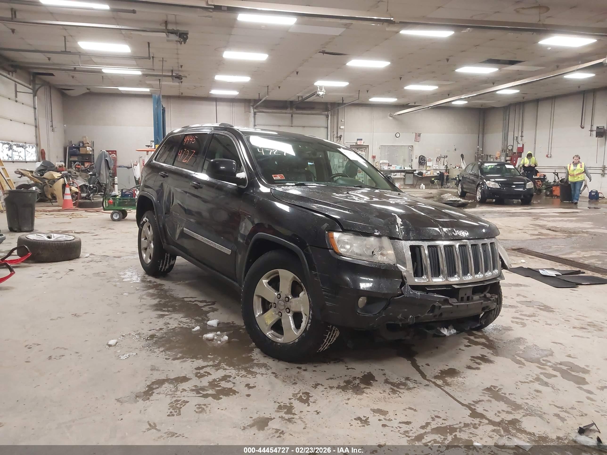 2013 Jeep Grand Cherokee Laredo, VIN 1C4RJFAG3DC654949 — Side