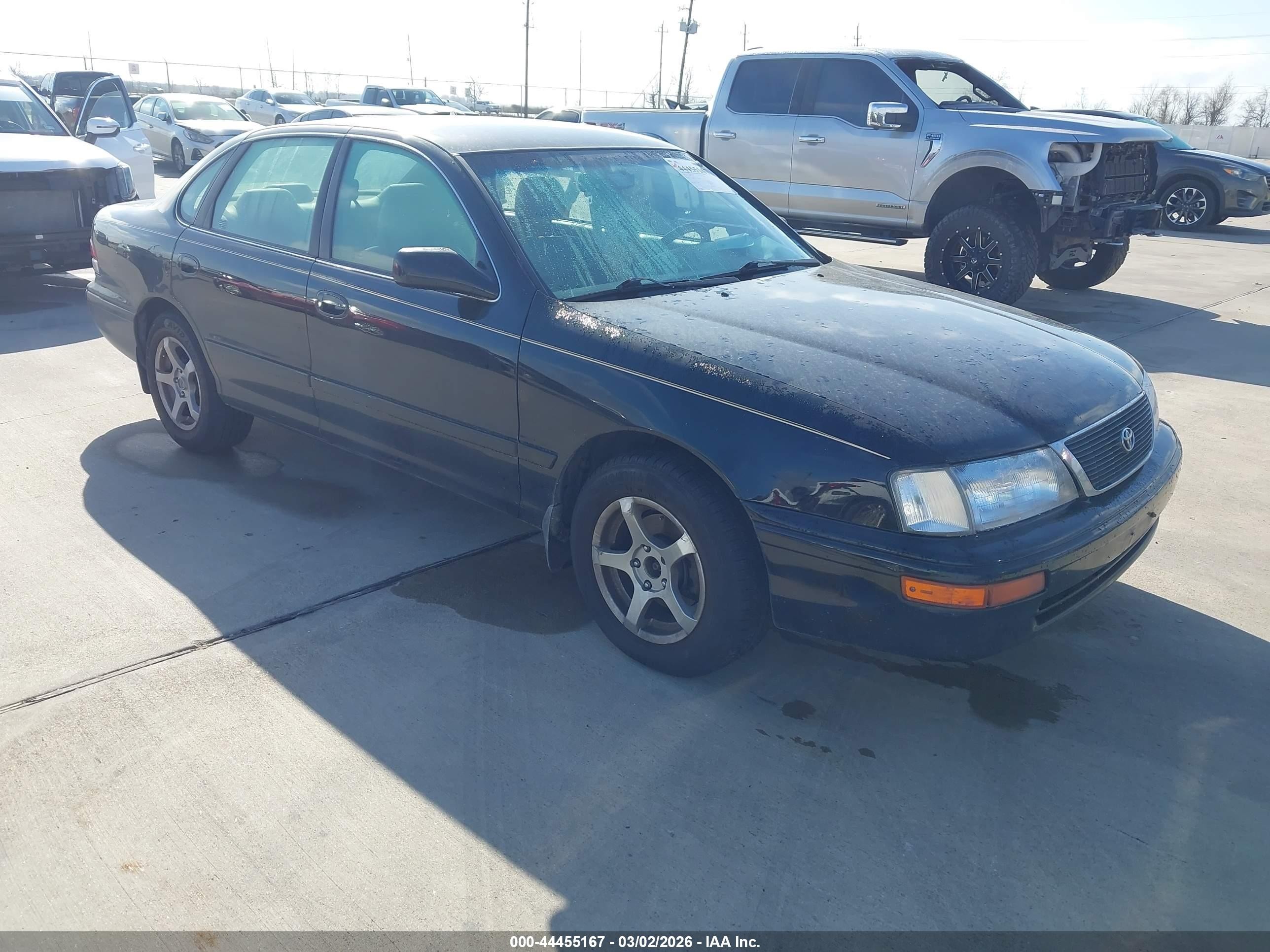 1997 Toyota Avalon XLS, VIN 4T1BF12B8VU147755 — Normal wear