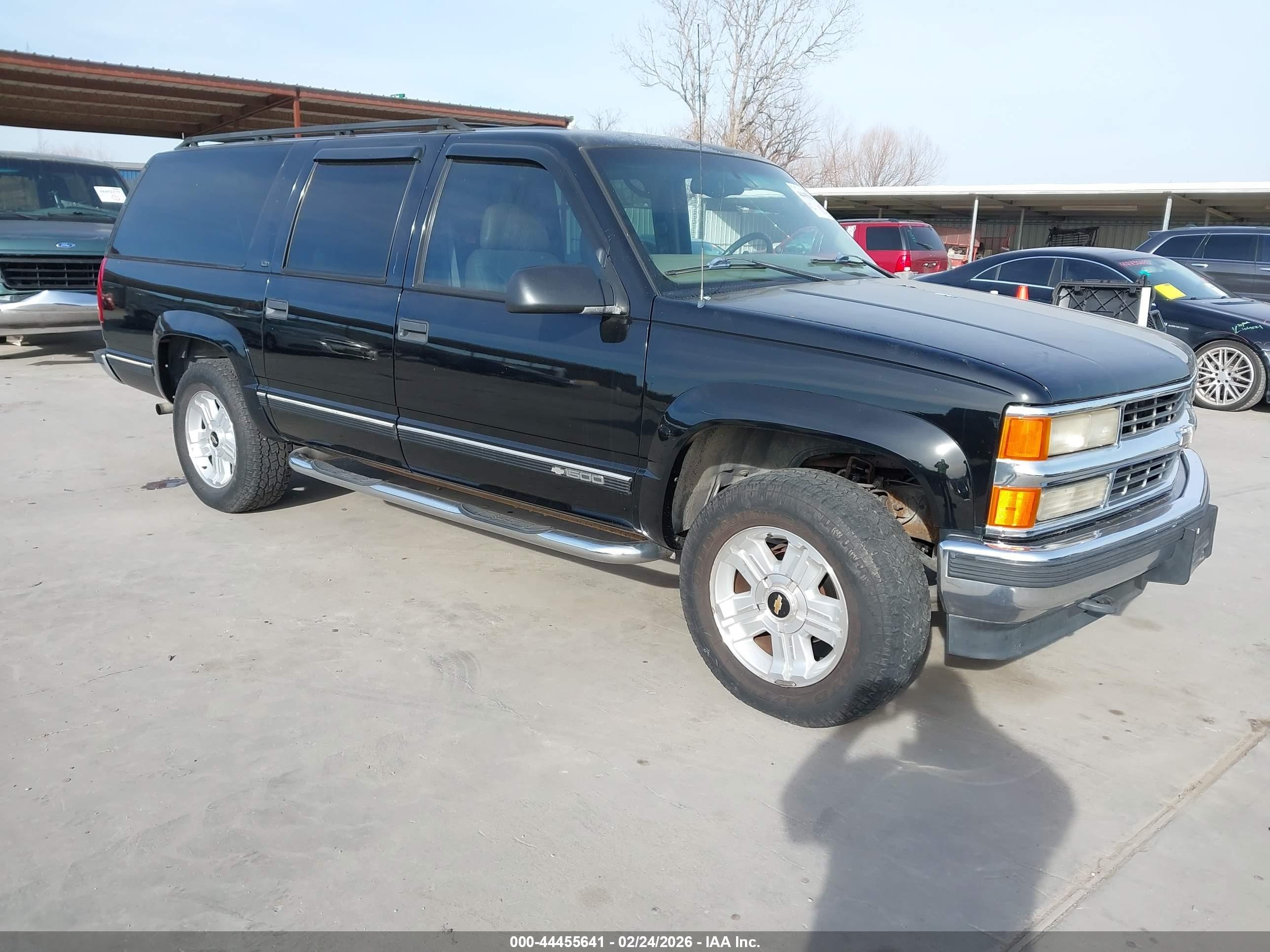 1997 Chevrolet Suburban, VIN 3GNFK16R1VG188540 — Rear end