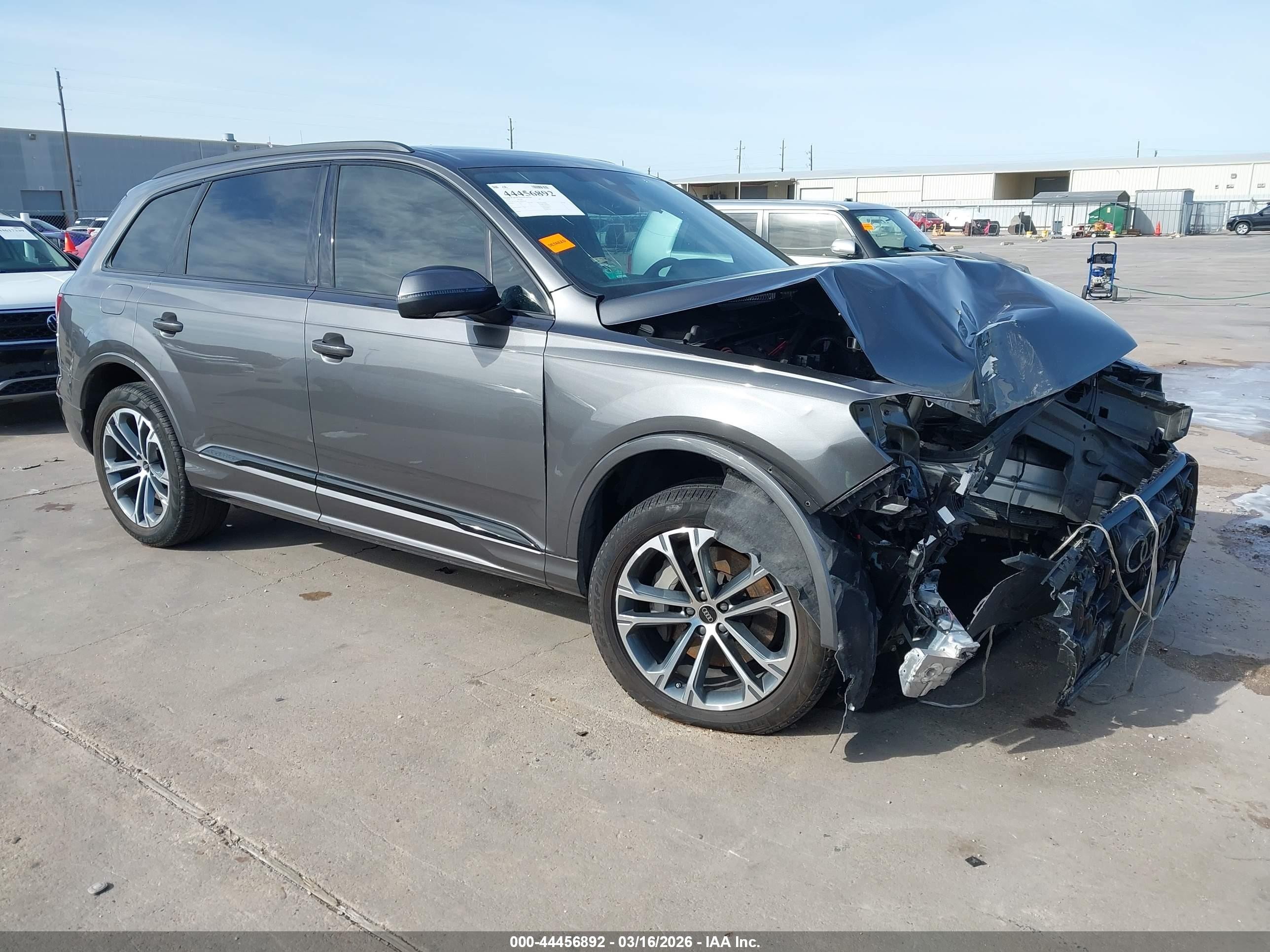 2025 Audi Q7 Premium Plus, VIN WA1LCBF72SD003203 — Фото с аукциона