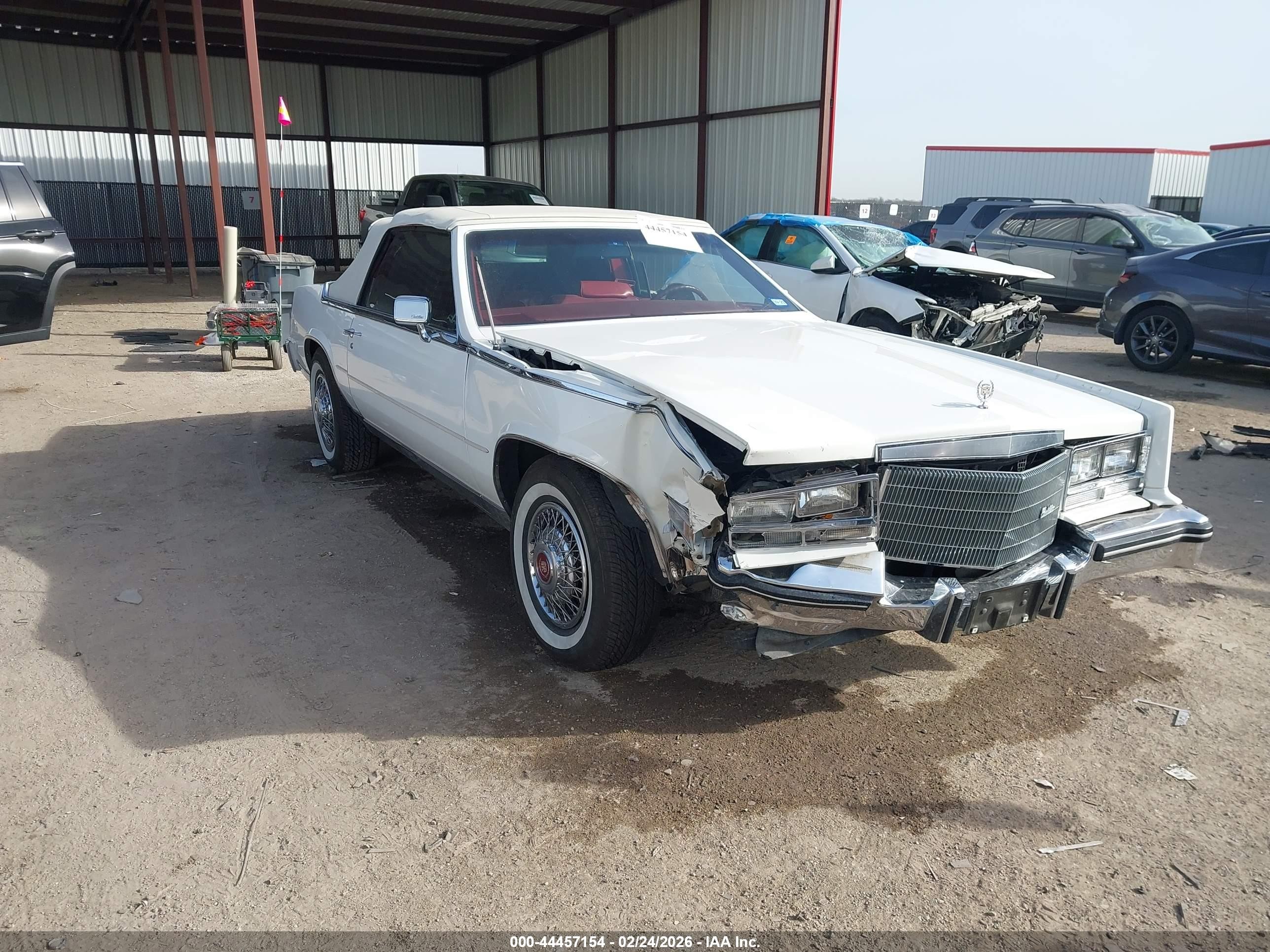 1984 Cadillac Eldorado Biarritz, VIN 1G6AL6783EE643806 — Перед