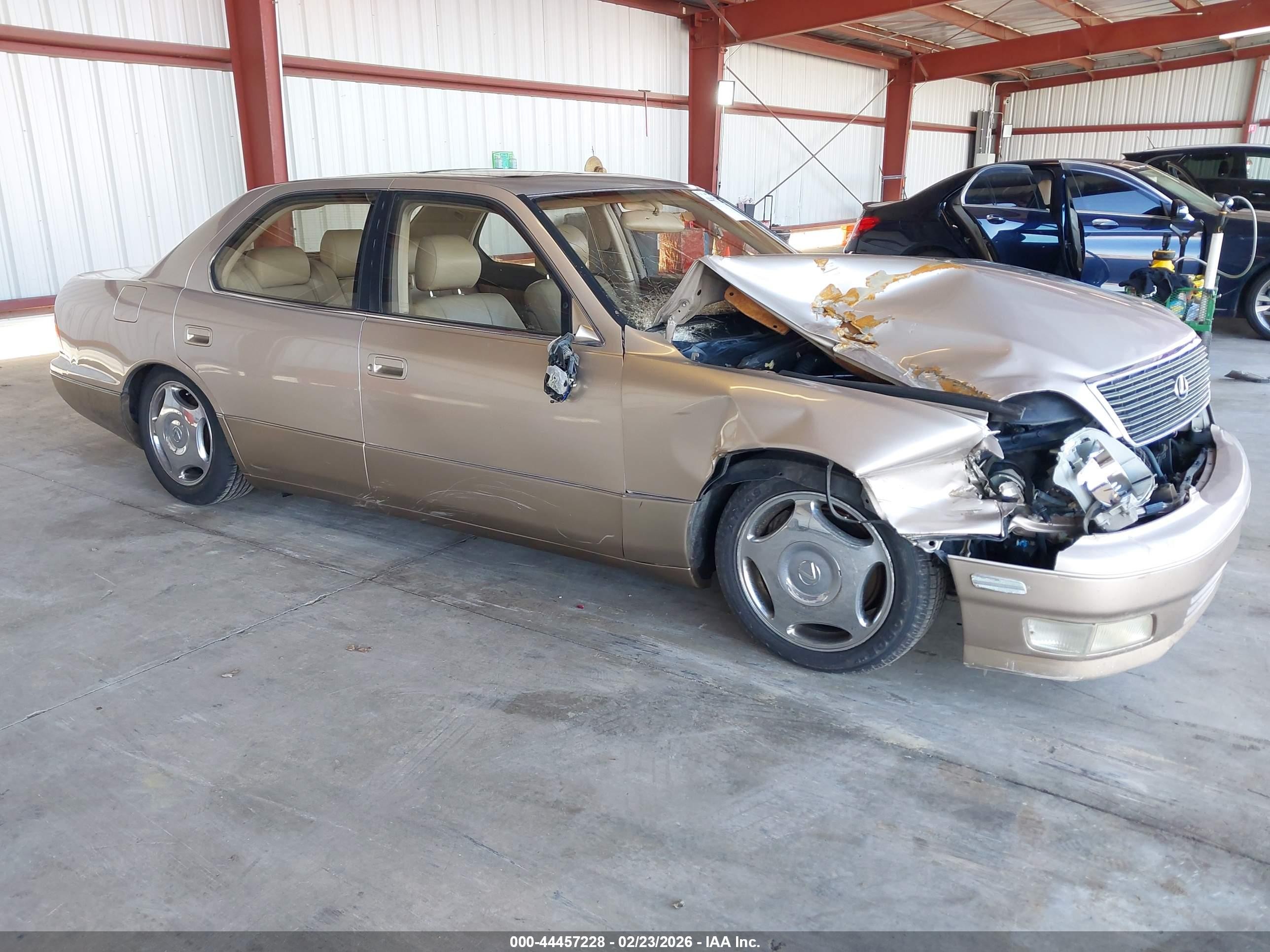 1998 Lexus LS 400, VIN JT8BH28F0W0128266 — Front end