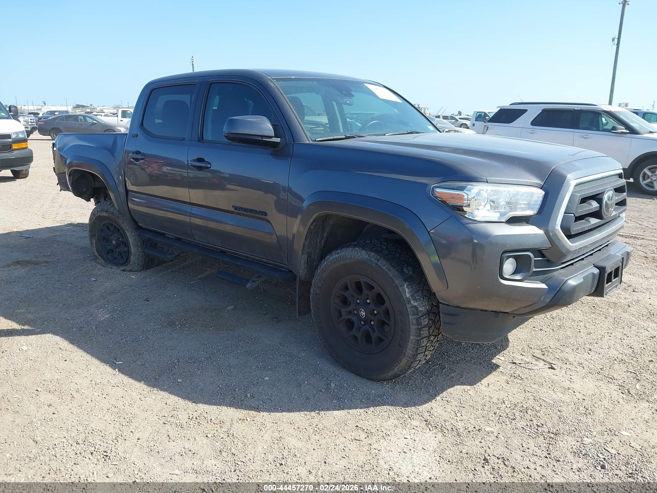 2022 Toyota Tacoma TRD Off Road, VIN 3TYCZ5AN1NT076233 — Rear end