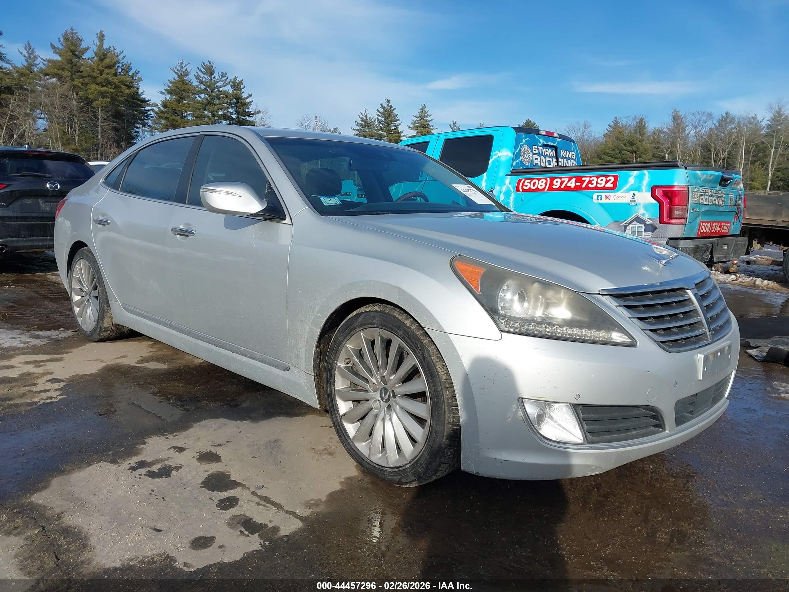 2016 Hyundai Equus Signature, VIN KMHGH4JH3GU104581 — Front end
