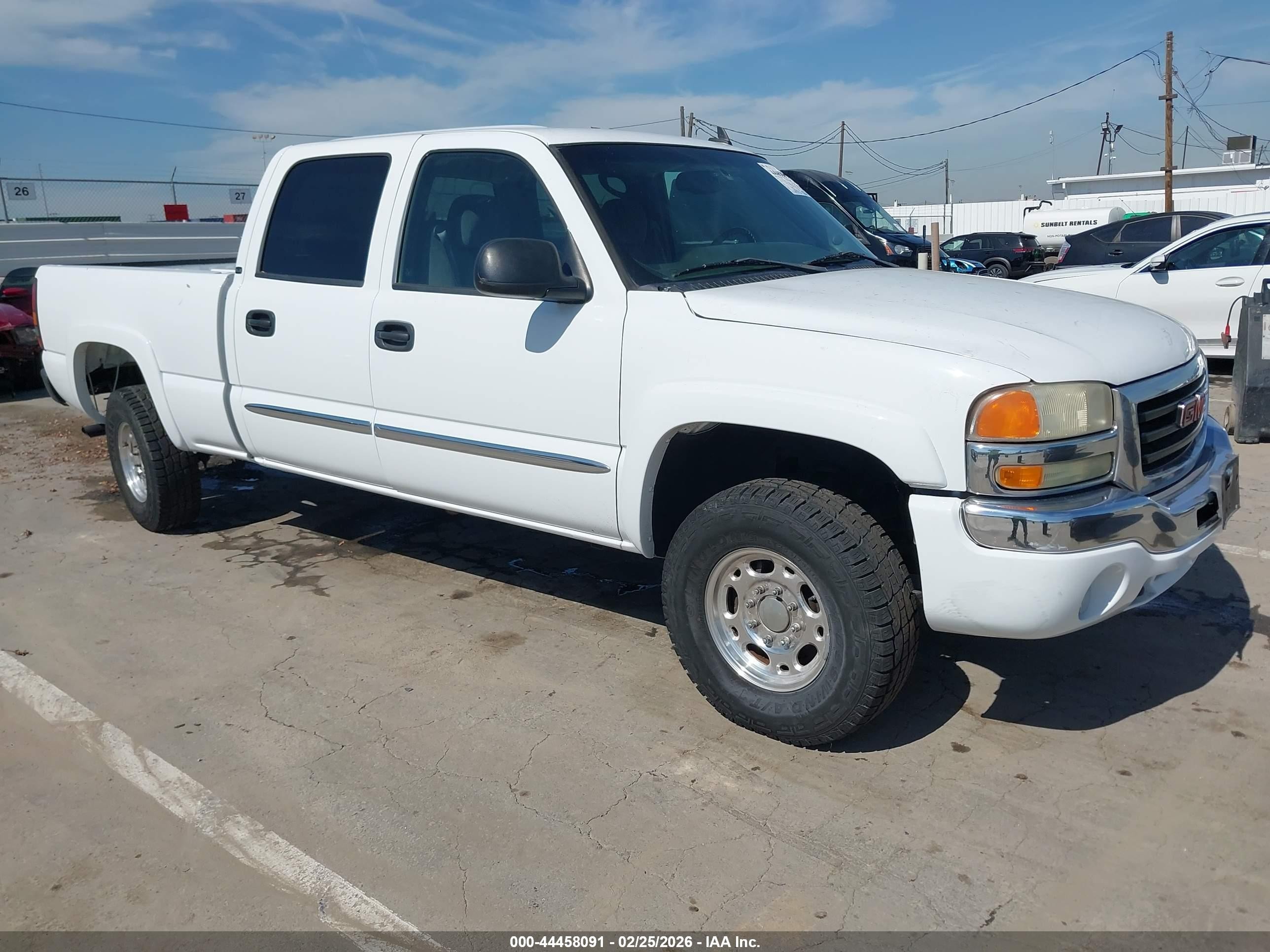 2006 GMC Sierra 1500HD SLE1, VIN 1GTGK13U56F193653 — Side