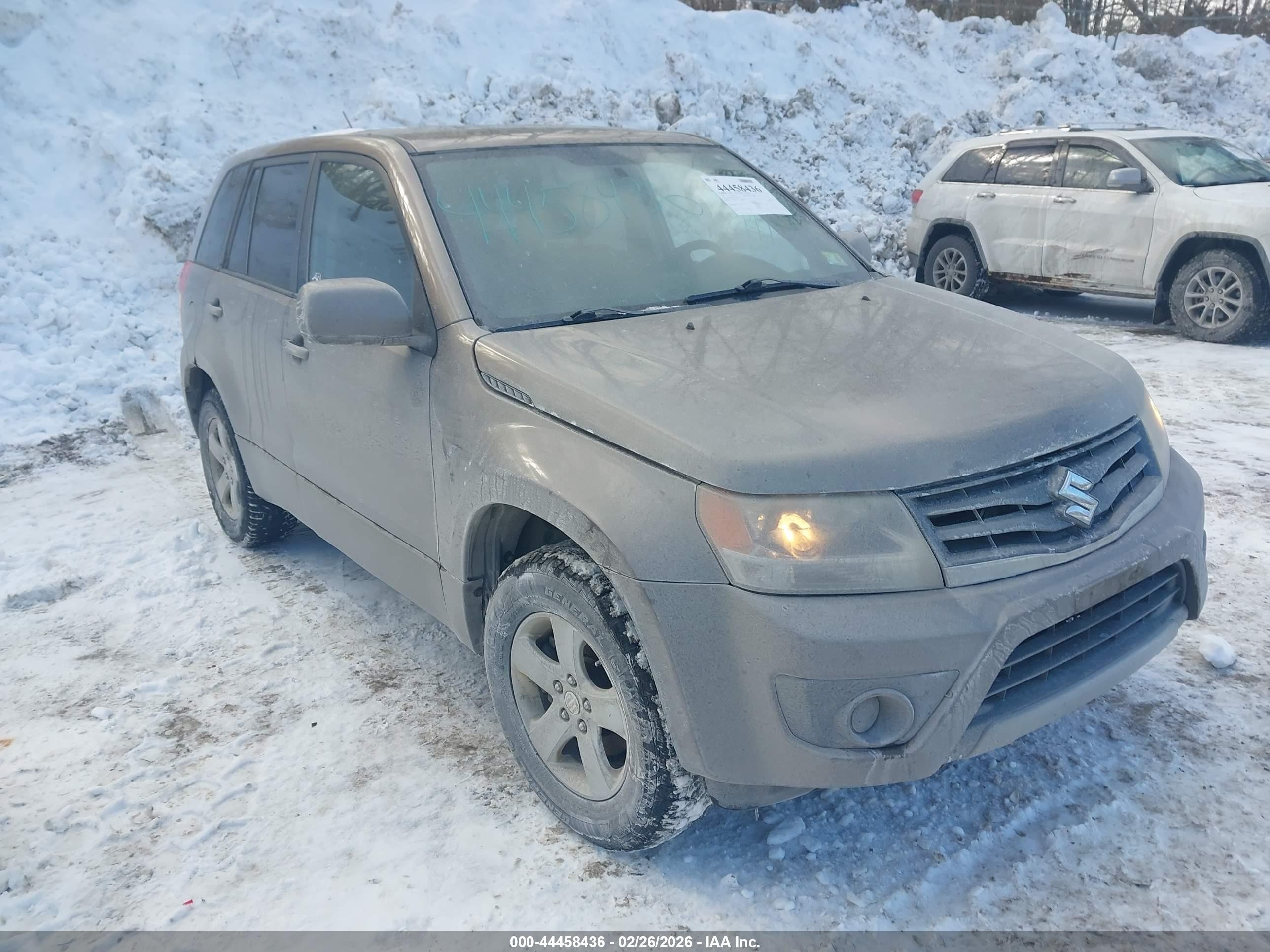 2013 Suzuki Grand Vitara Premium, VIN JS3TD0D65D4100465 — Бок