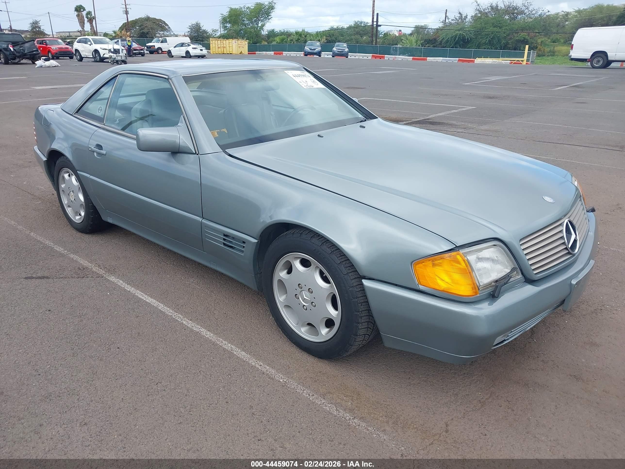 1992 Mercedes-Benz 500, VIN WDBFA66E7NF048336 — Normal wear