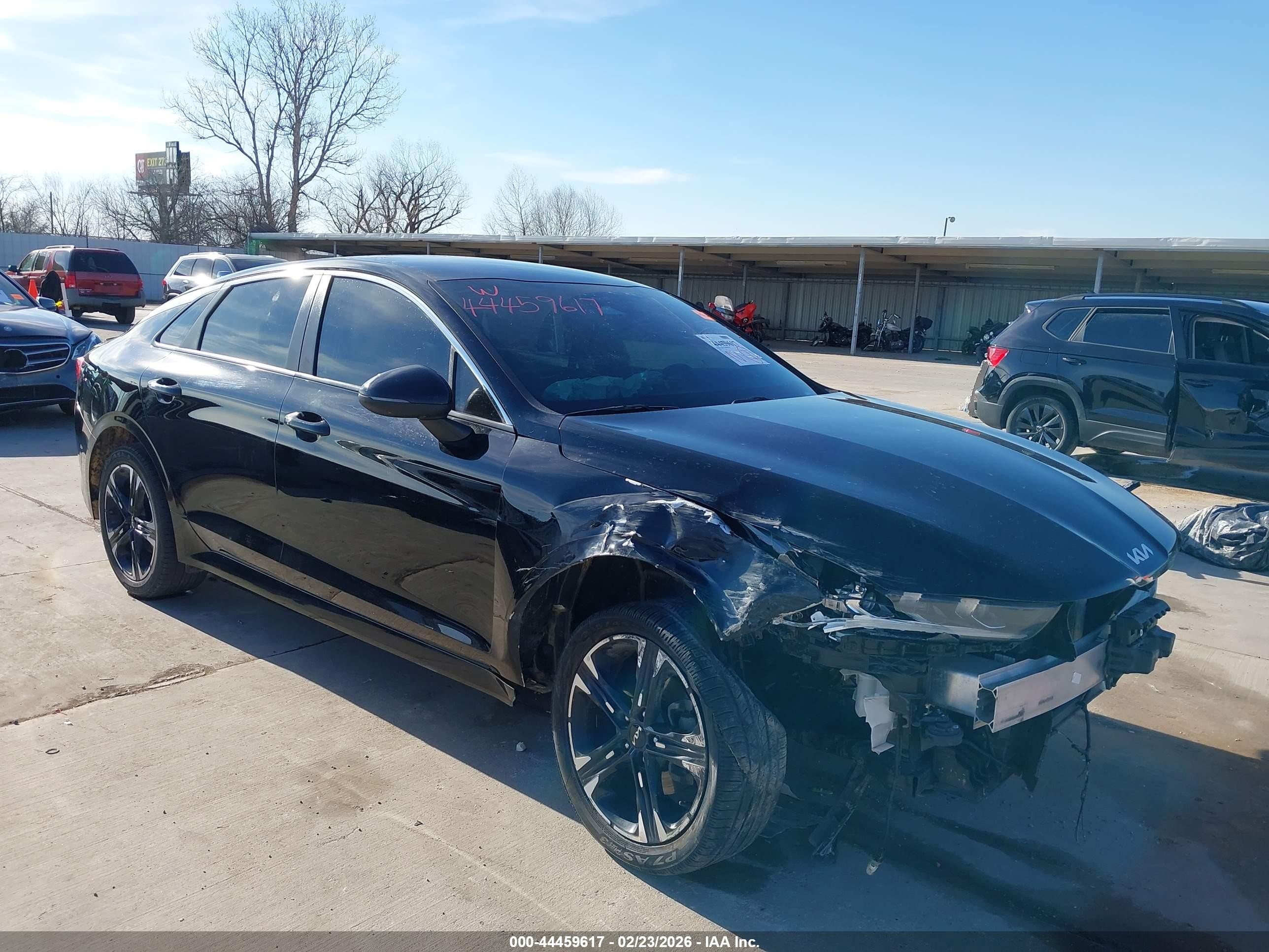 2024 Kia K5 GT-Line, VIN 5XXG64J22RG239601 — Front end