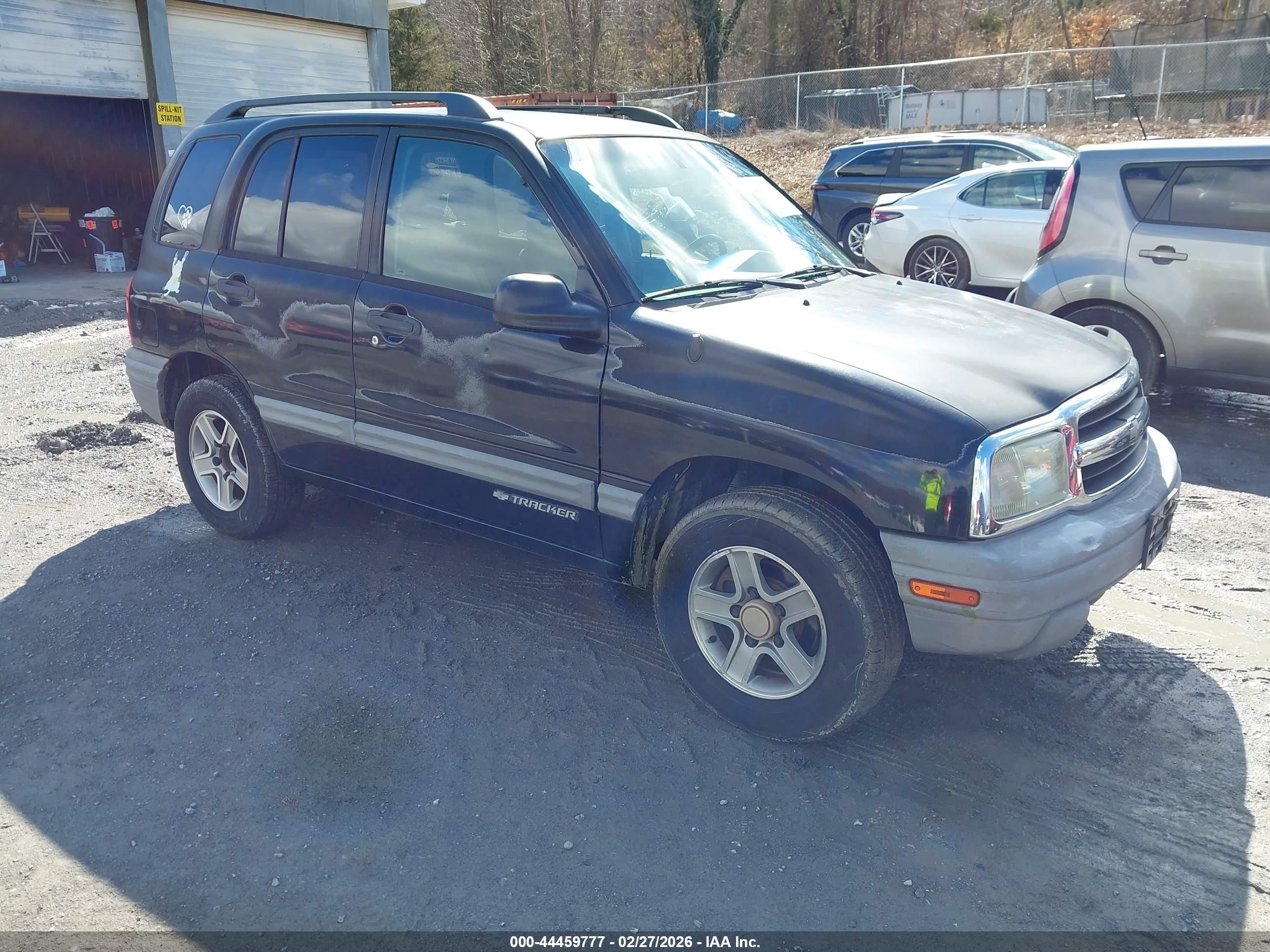 2004 Chevrolet Tracker, VIN 2CNBE134246902706 — Front end