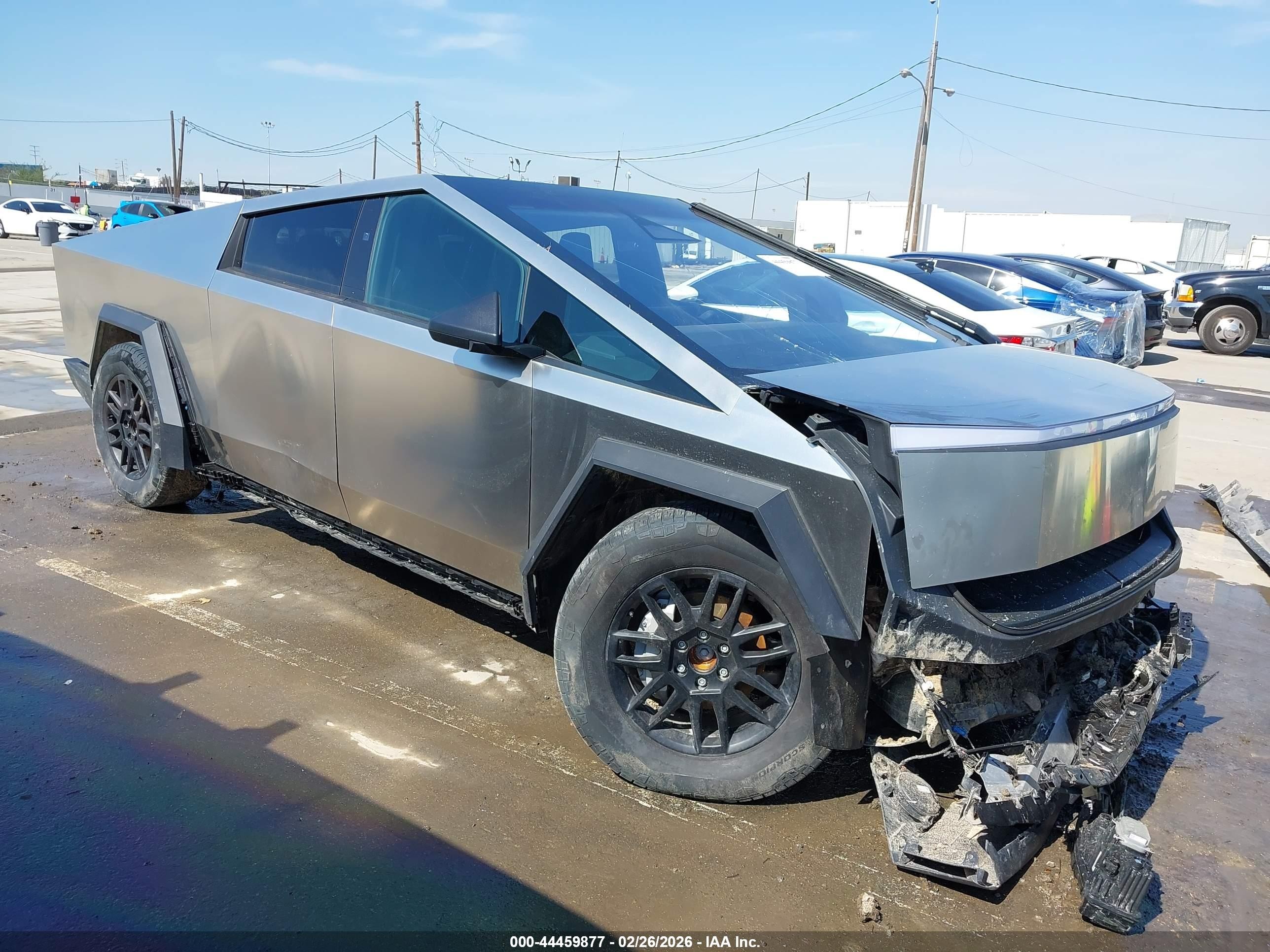 2025 Tesla Cybertruck, VIN 7G2CEHED9SA060947 — Front end