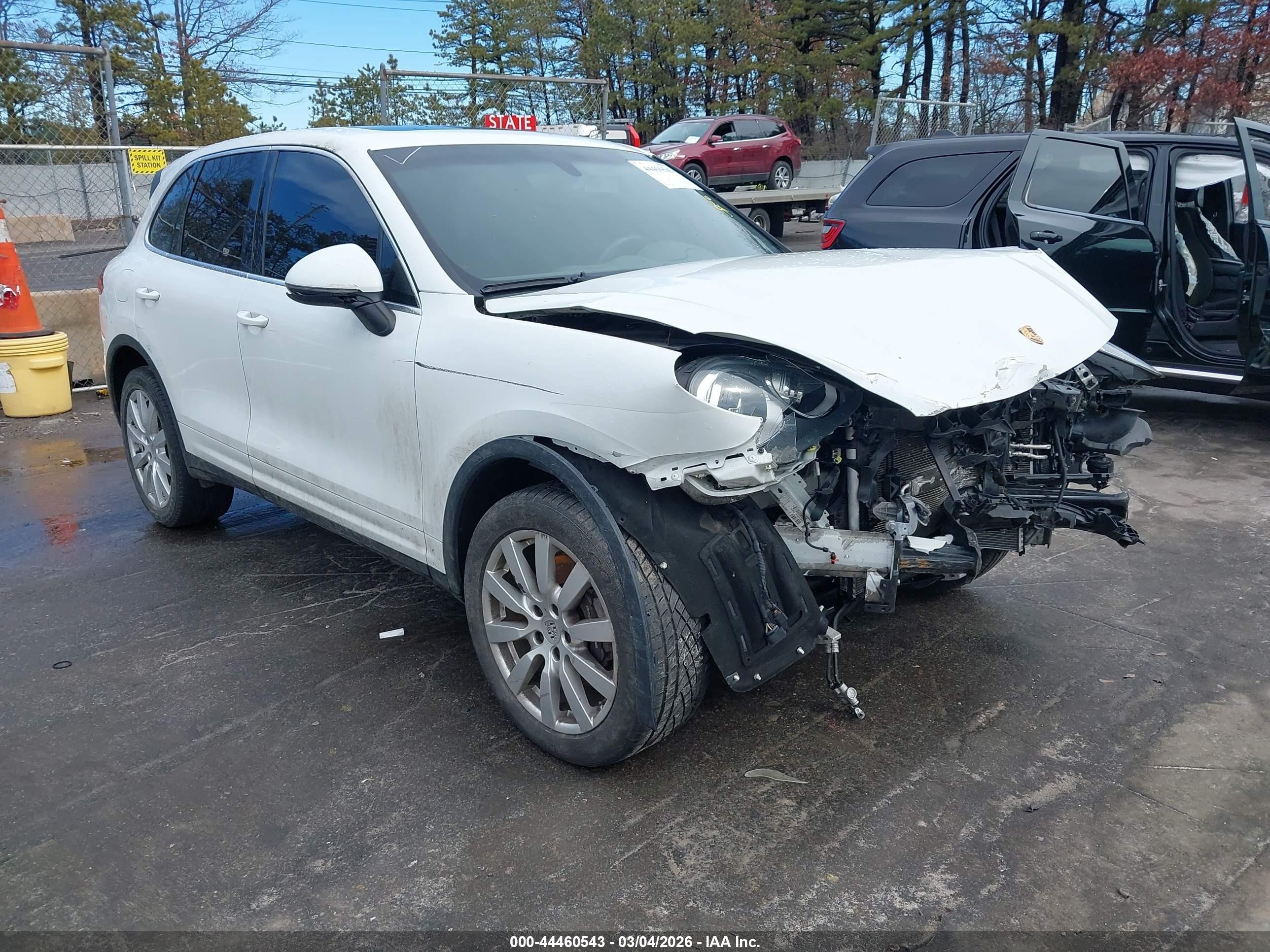 2016 Porsche Cayenne, VIN WP1AA2A20GKA10716 — Front end