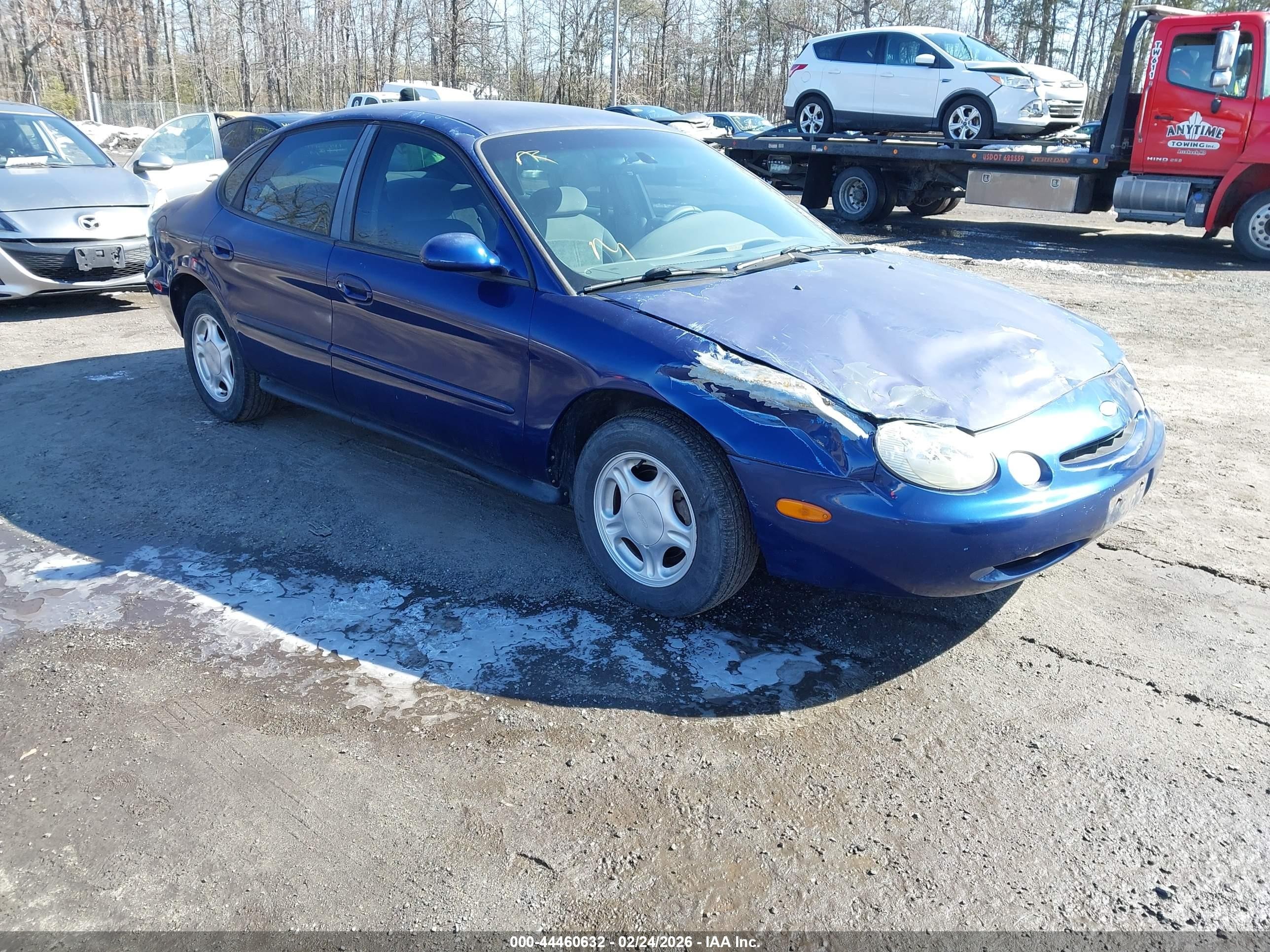 1996 Ford Taurus GL, VIN 1FALP52U8TA220335 — Front end