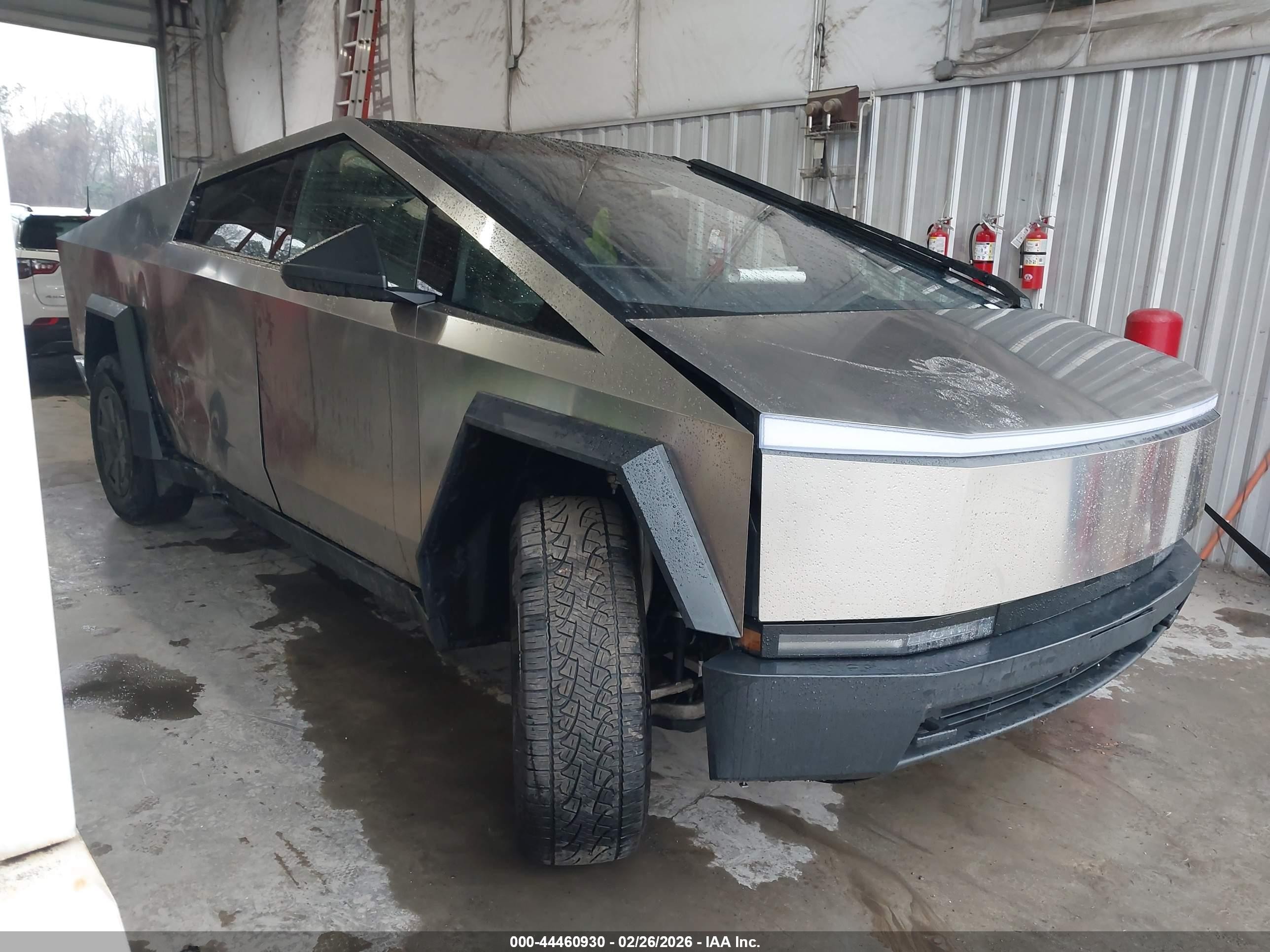 2025 Tesla Cybertruck, VIN 7G2CEHED1SA081551 — Side