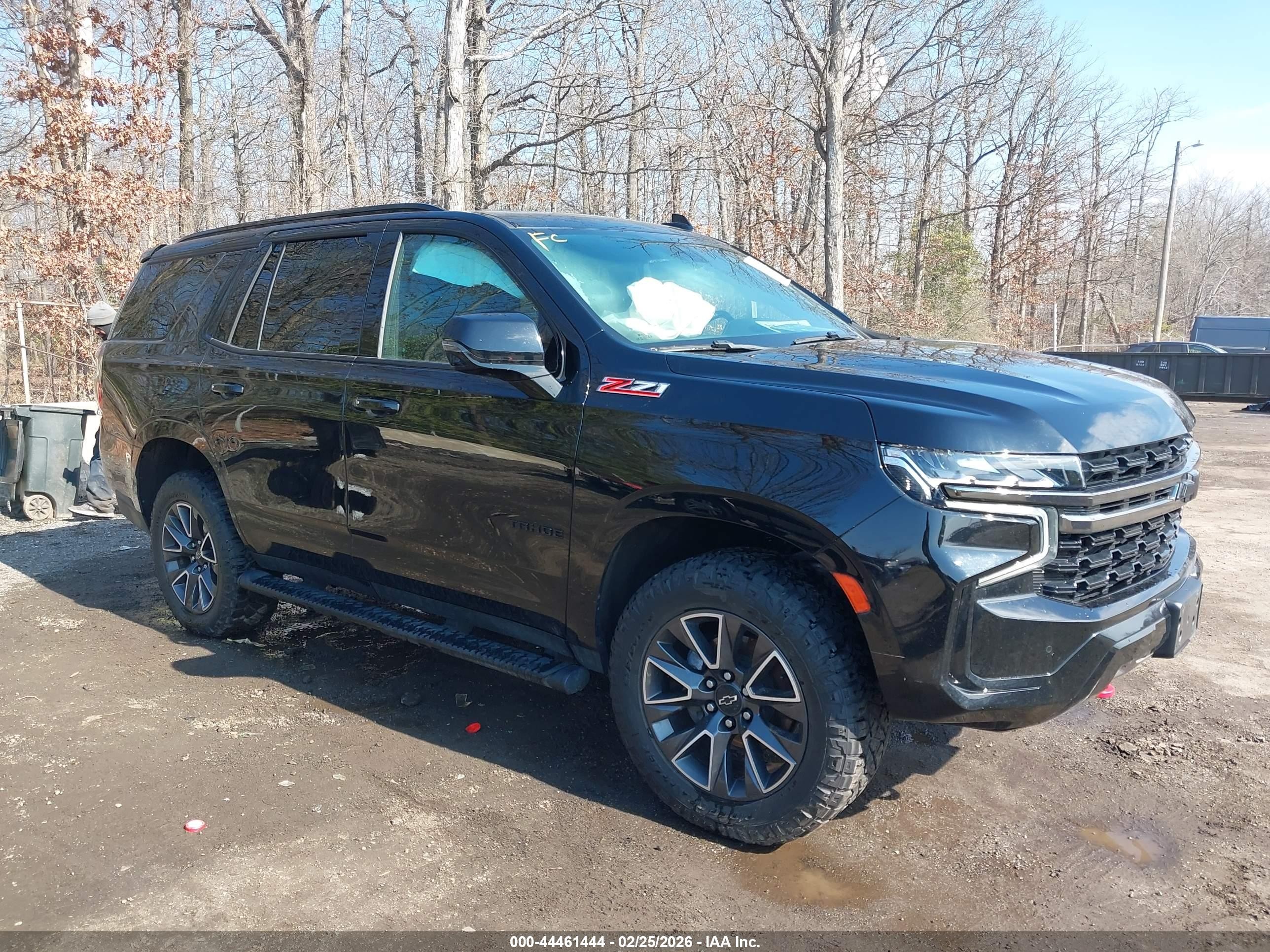 2022 Chevrolet Tahoe Z71, VIN 1GNSKPKL3NR140279 — Перед