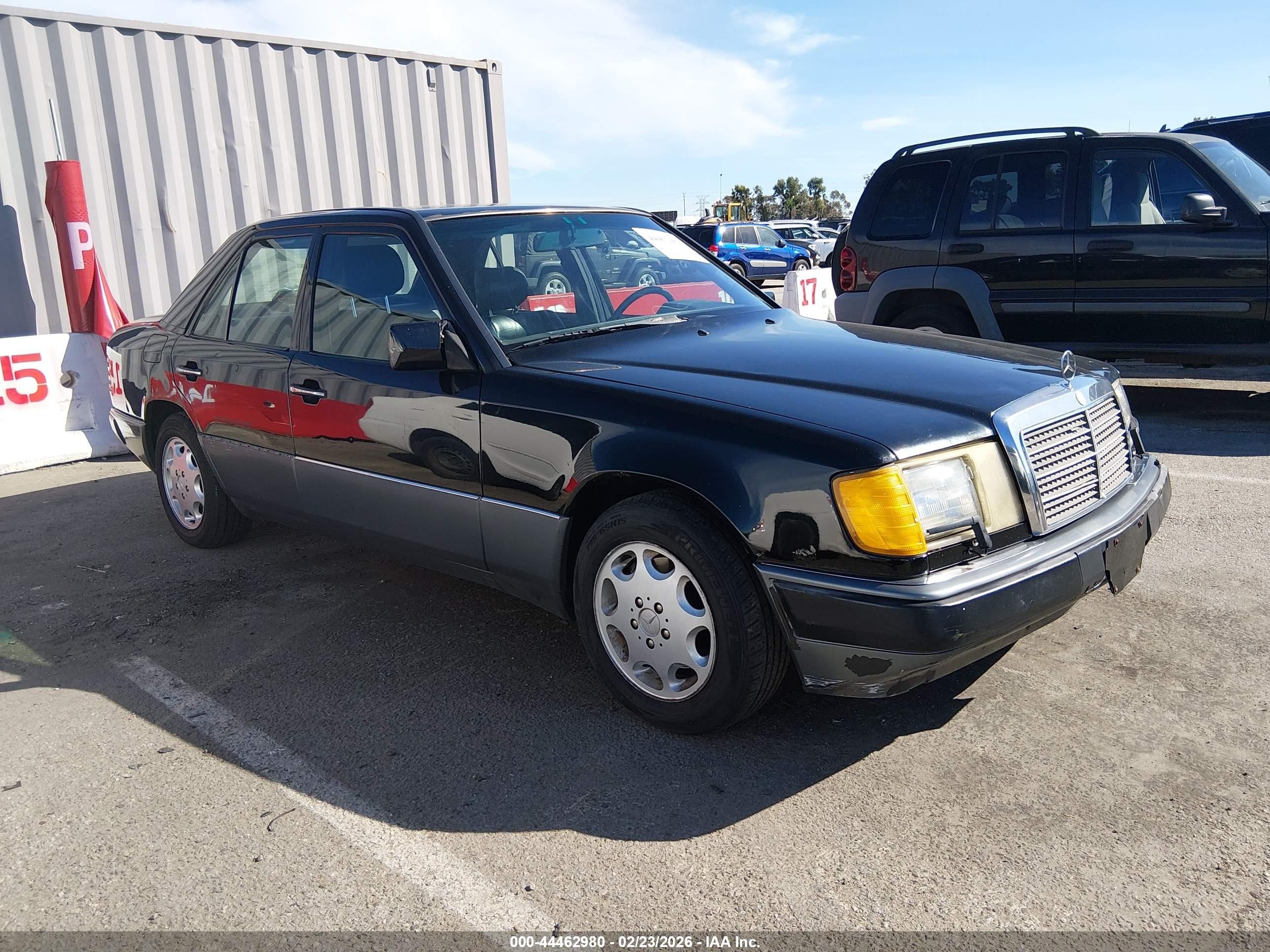 1992 Mercedes-Benz 400 E, VIN WDBEA34E0NB819661 — Repossession