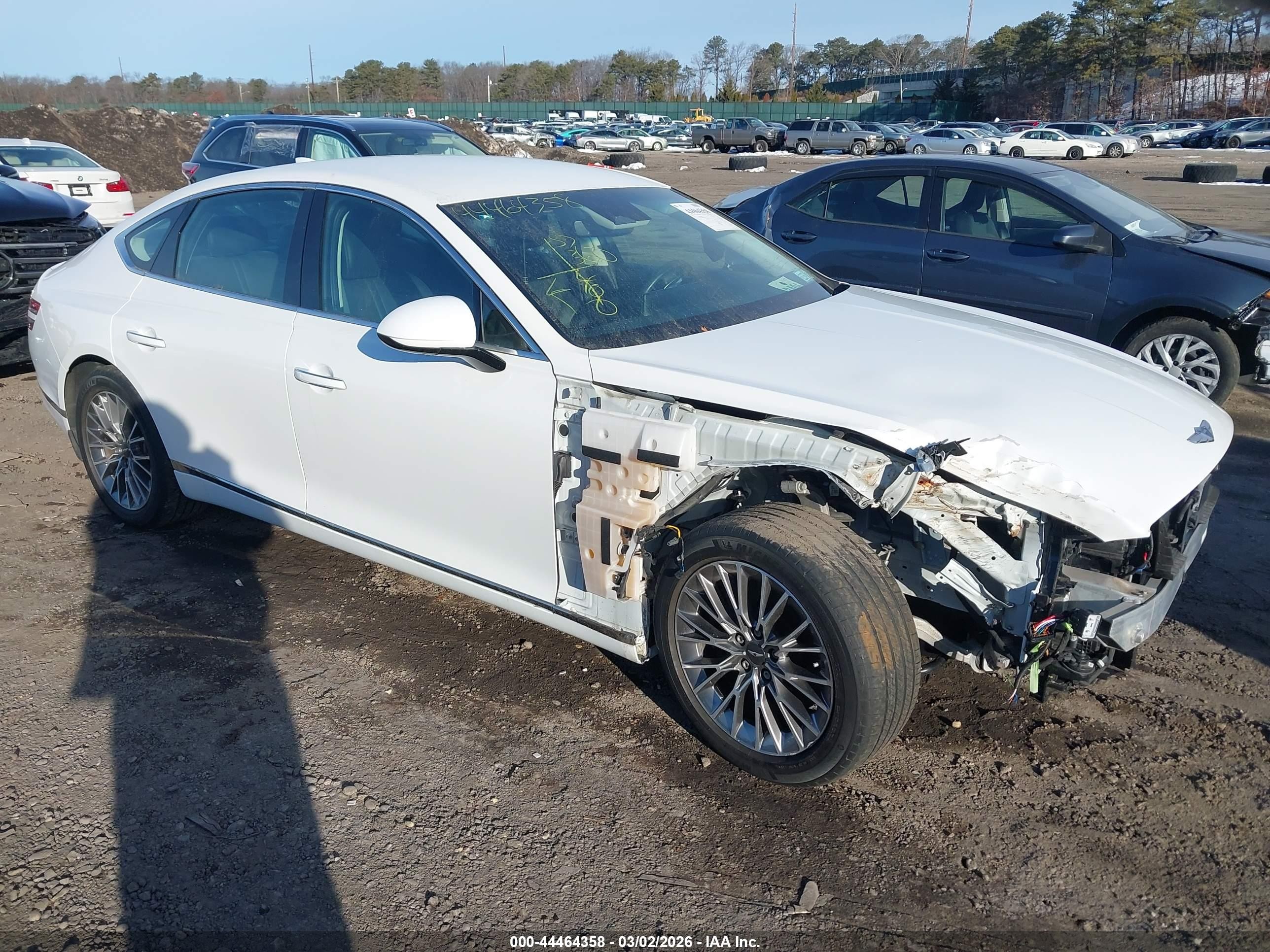 2022 Genesis G80 2.5T, VIN KMTGB4SC5NU093168 — Перед