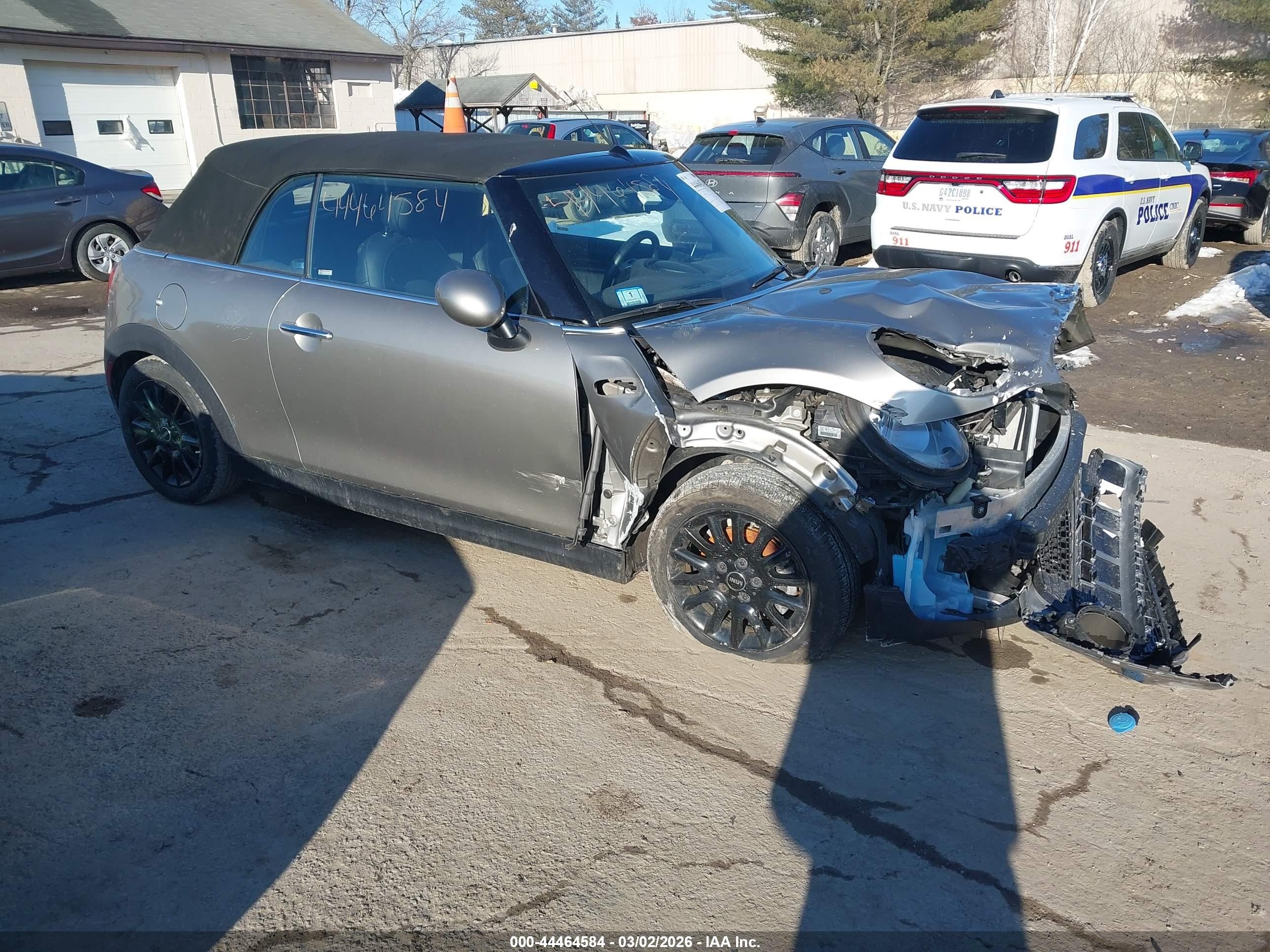2017 MINI Convertible Cooper, VIN WMWWG5C59H3C19737 — Front end