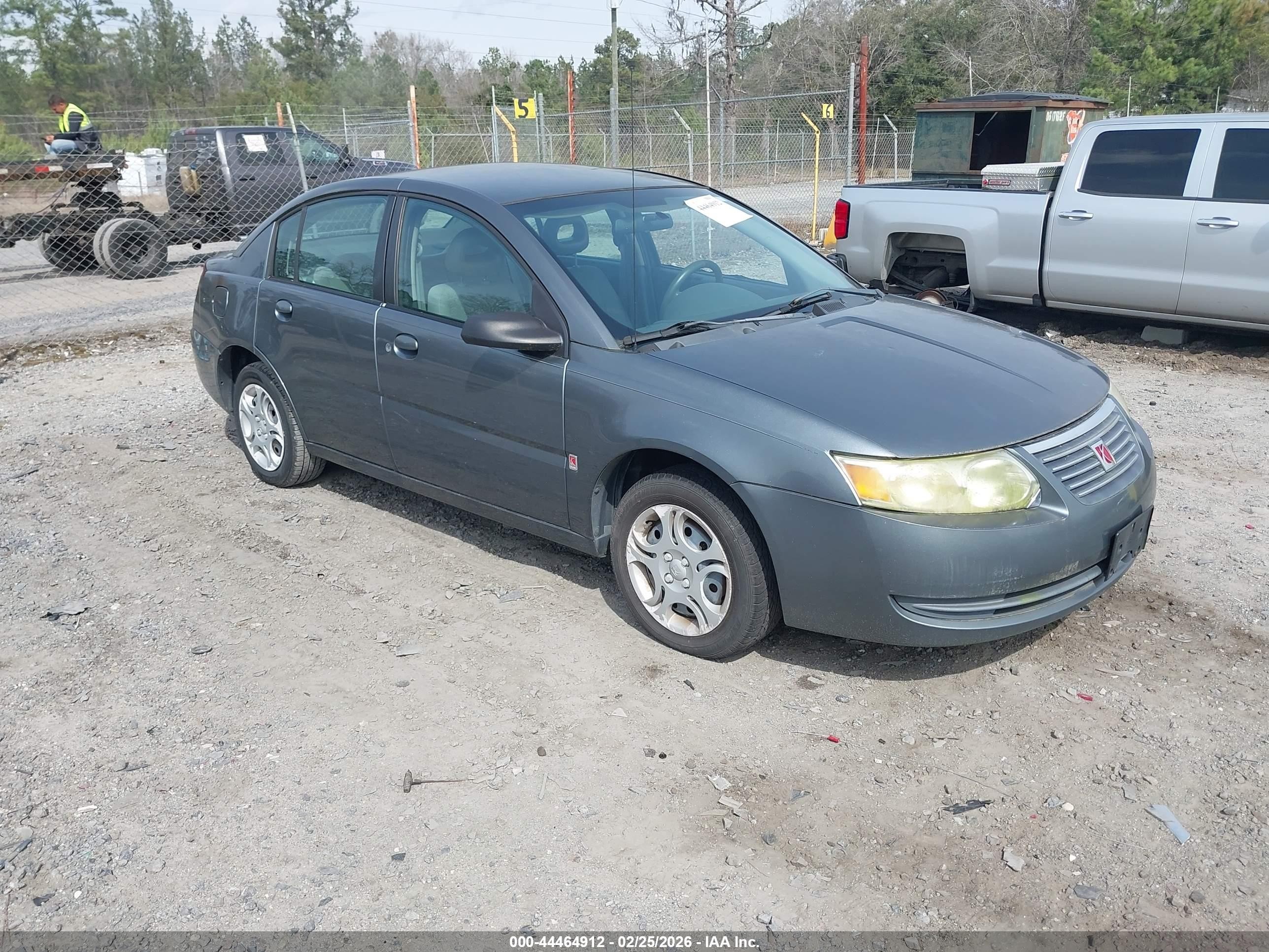 2005 Saturn ION ION 2, VIN 1G8AJ52F55Z102360 — Front end