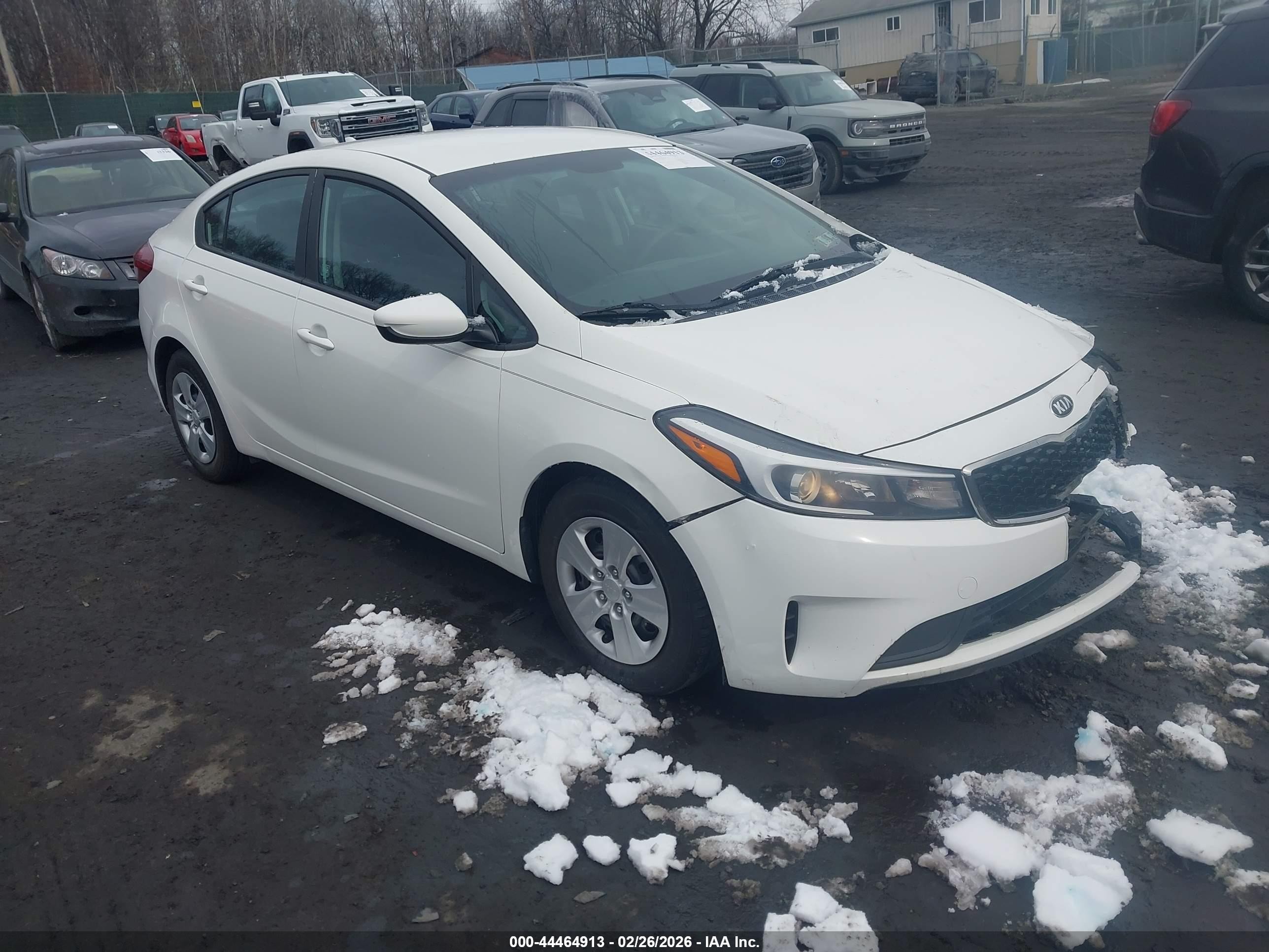 2017 Kia Forte LX, VIN 3KPFK4A77HE048654 — Front end