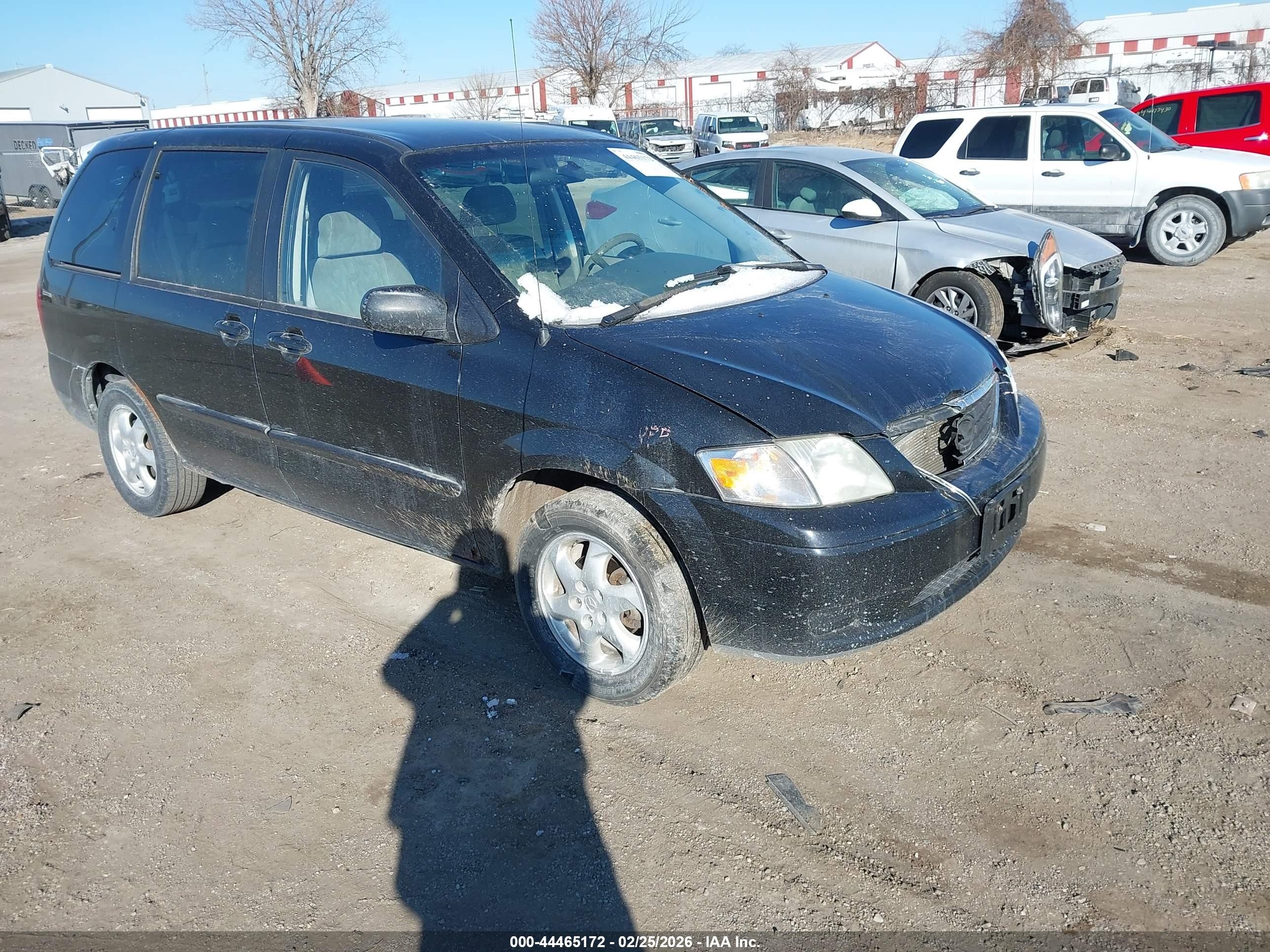 2000 Mazda MPV DX, VIN JM3LW28G9Y0104238 — Front end