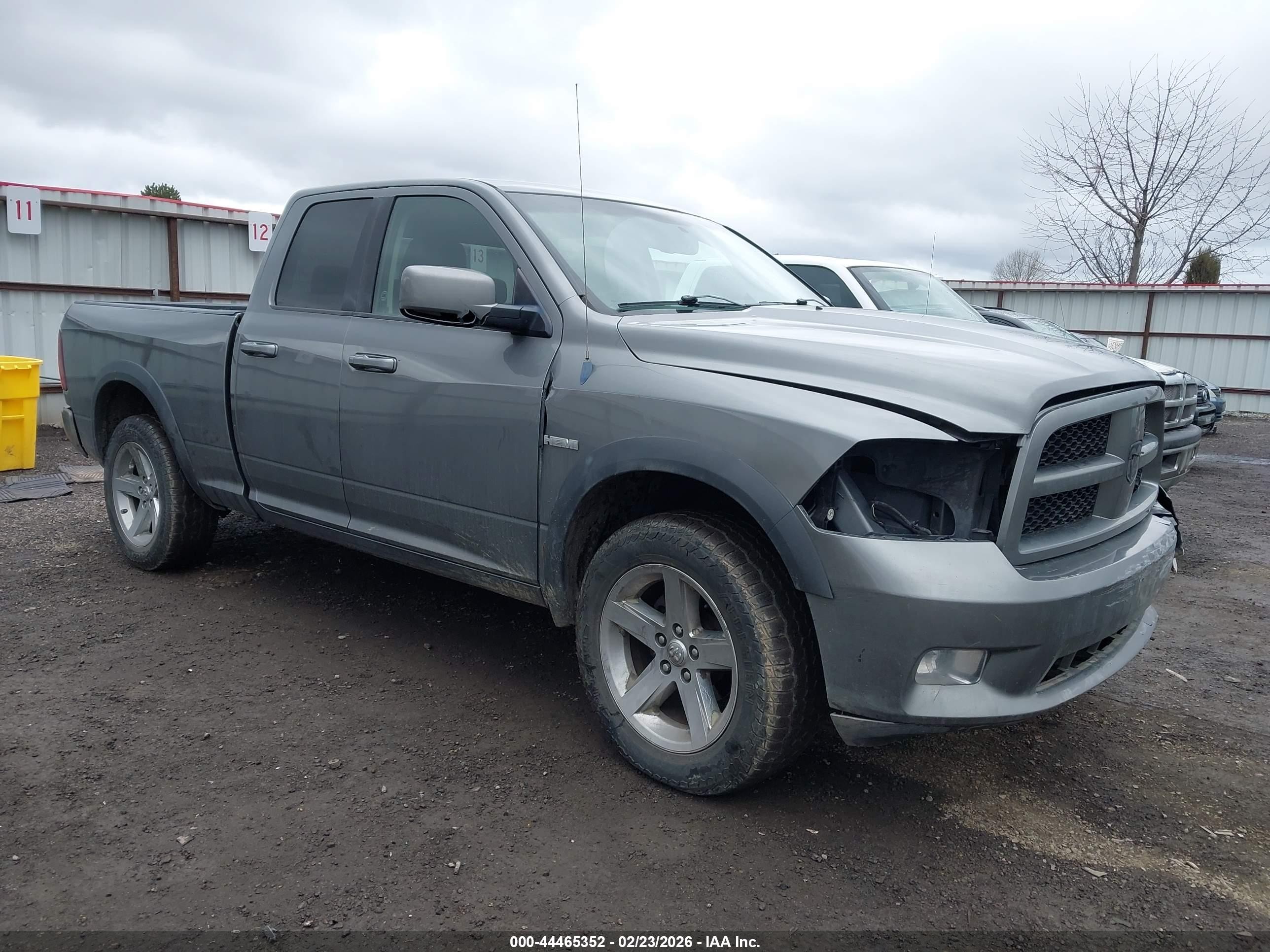 2009 Dodge RAM, VIN 1D38V18T99S824645 — Front end