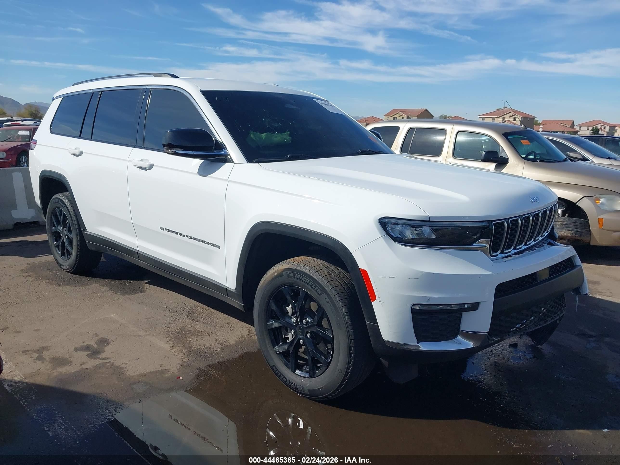 2023 Jeep Grand Cherokee Limited, VIN 1C4RJJBGXP8746083 — Side