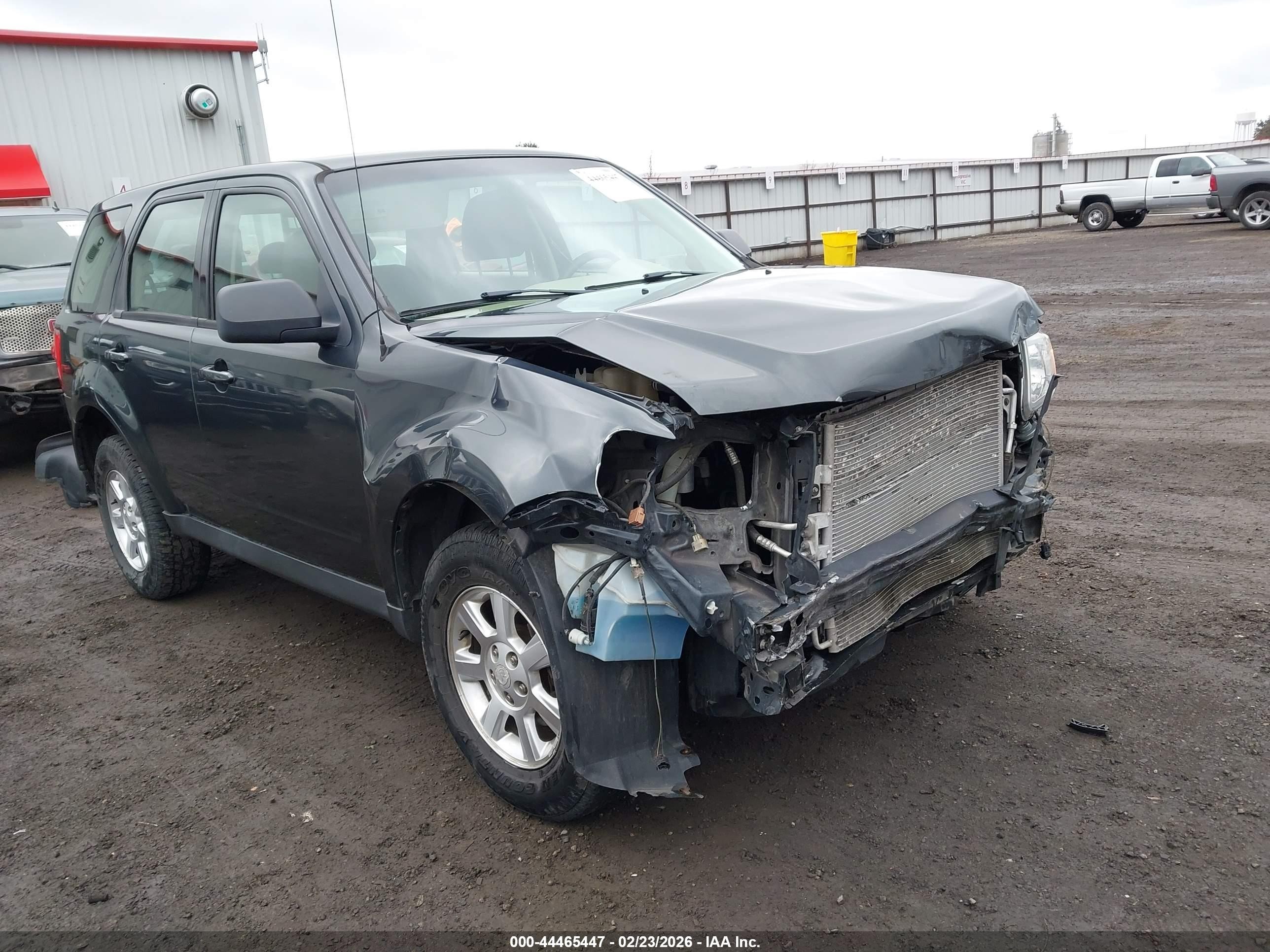 2009 Mazda Tribute Touring, VIN 4F2CZ927X9KM02000 — Перед