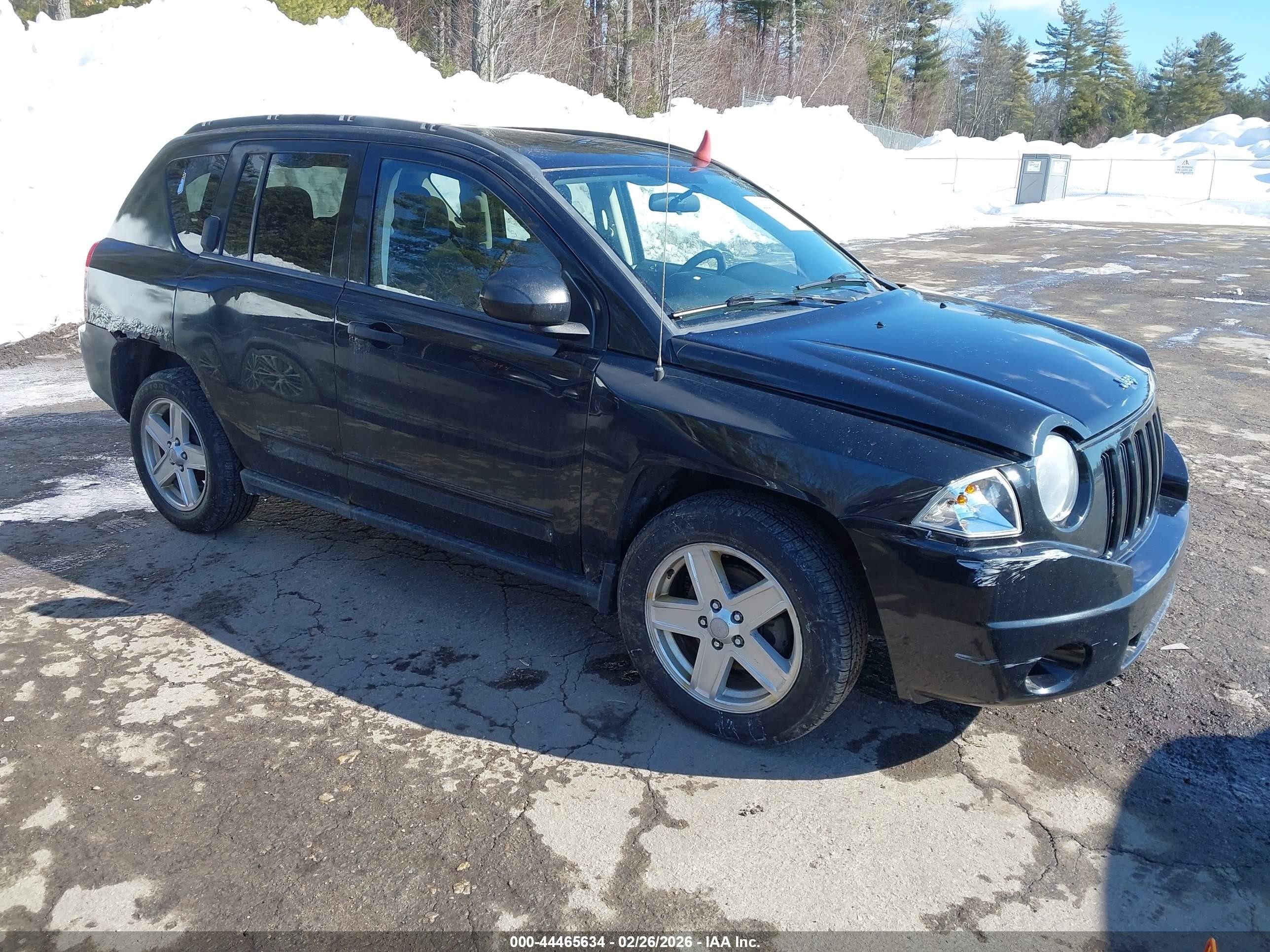 2009 Jeep Compass Sport, VIN 1J4FF47B39D120382 — Бок