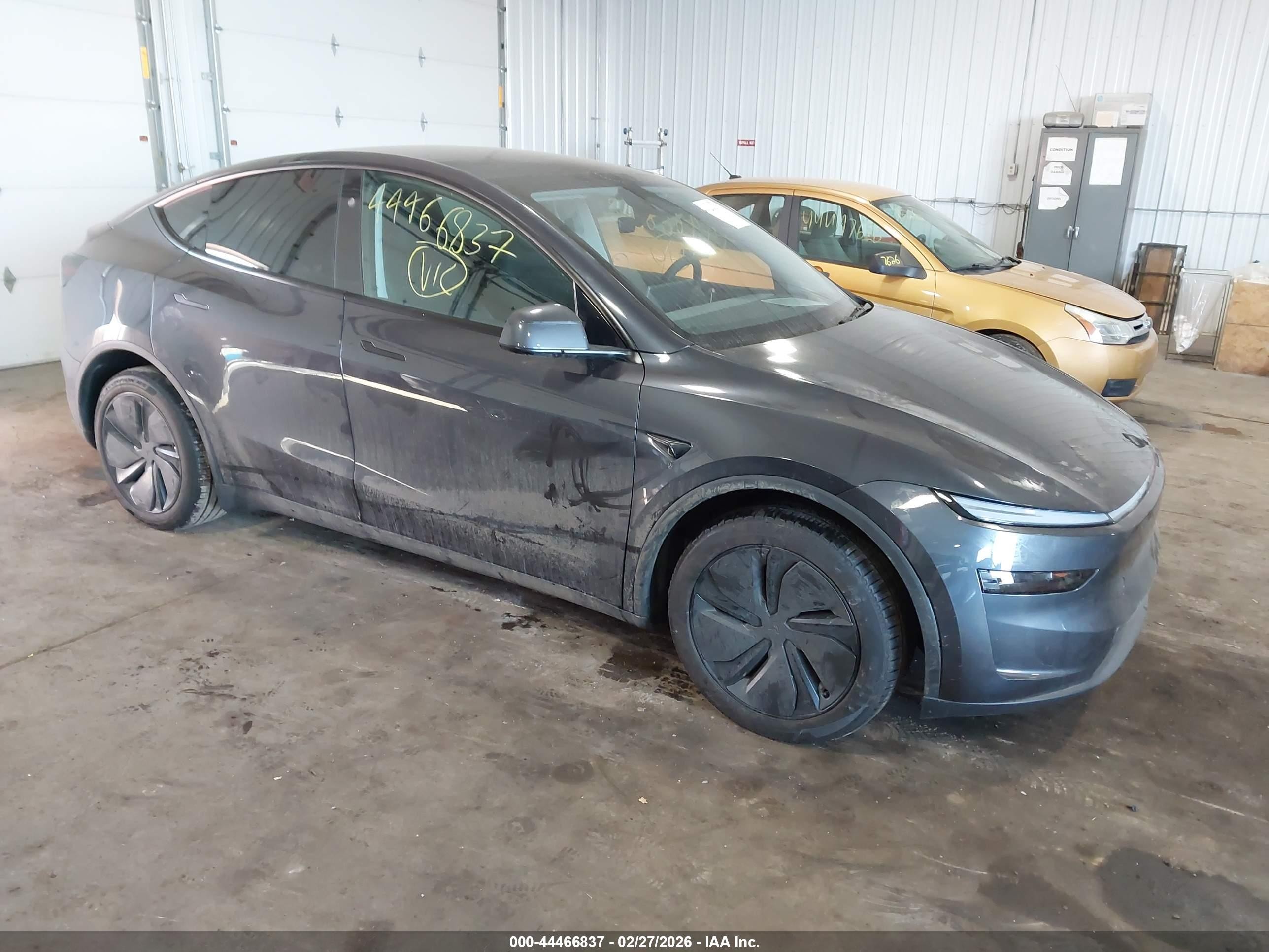 2026 Tesla Model Y Long Range Launch Series, VIN 7SAYGDEE1TA579564 — Пресная вода