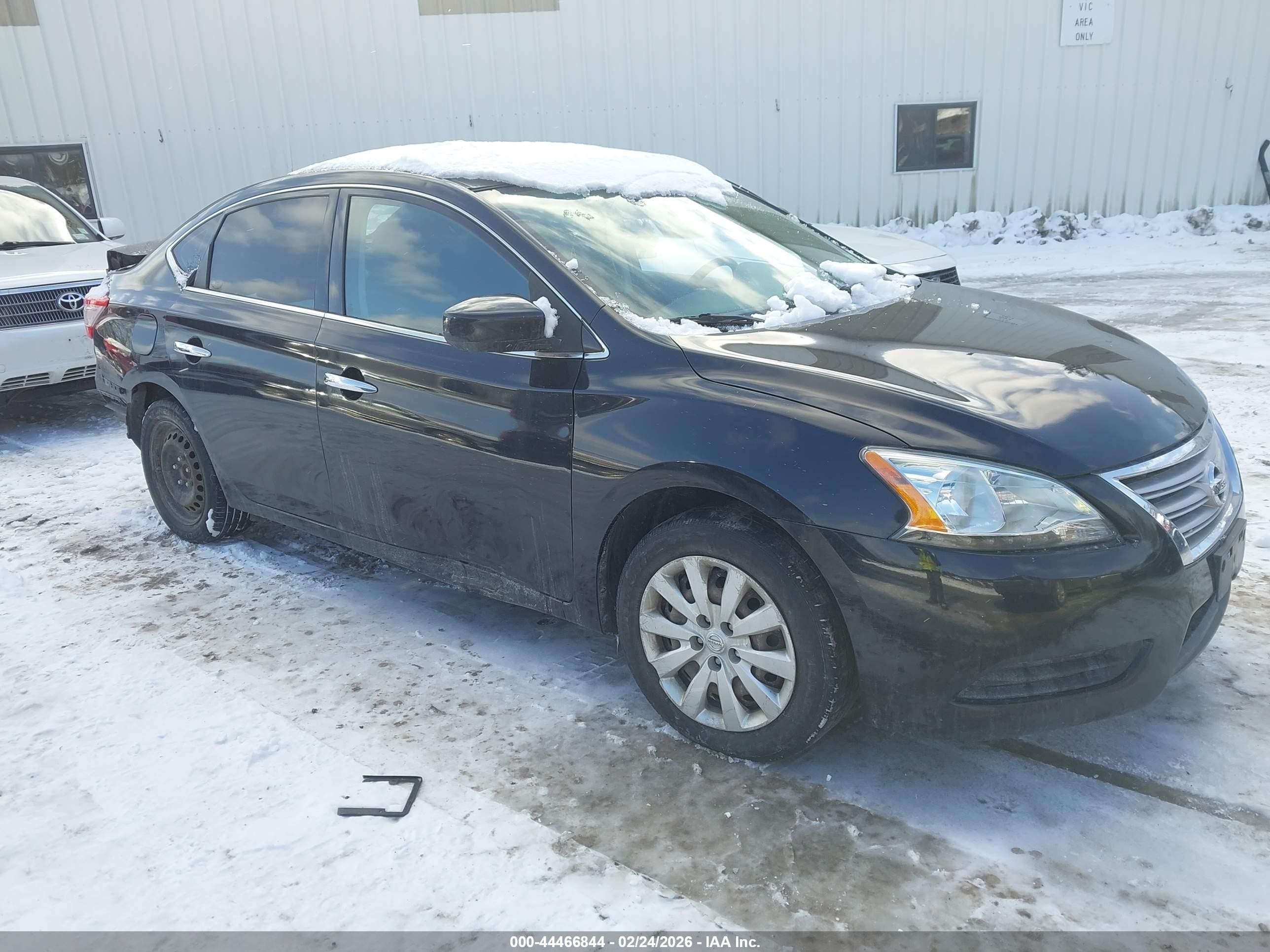 2015 Nissan Sentra SV, VIN 3N1AB7AP9FL653153 — Rear end