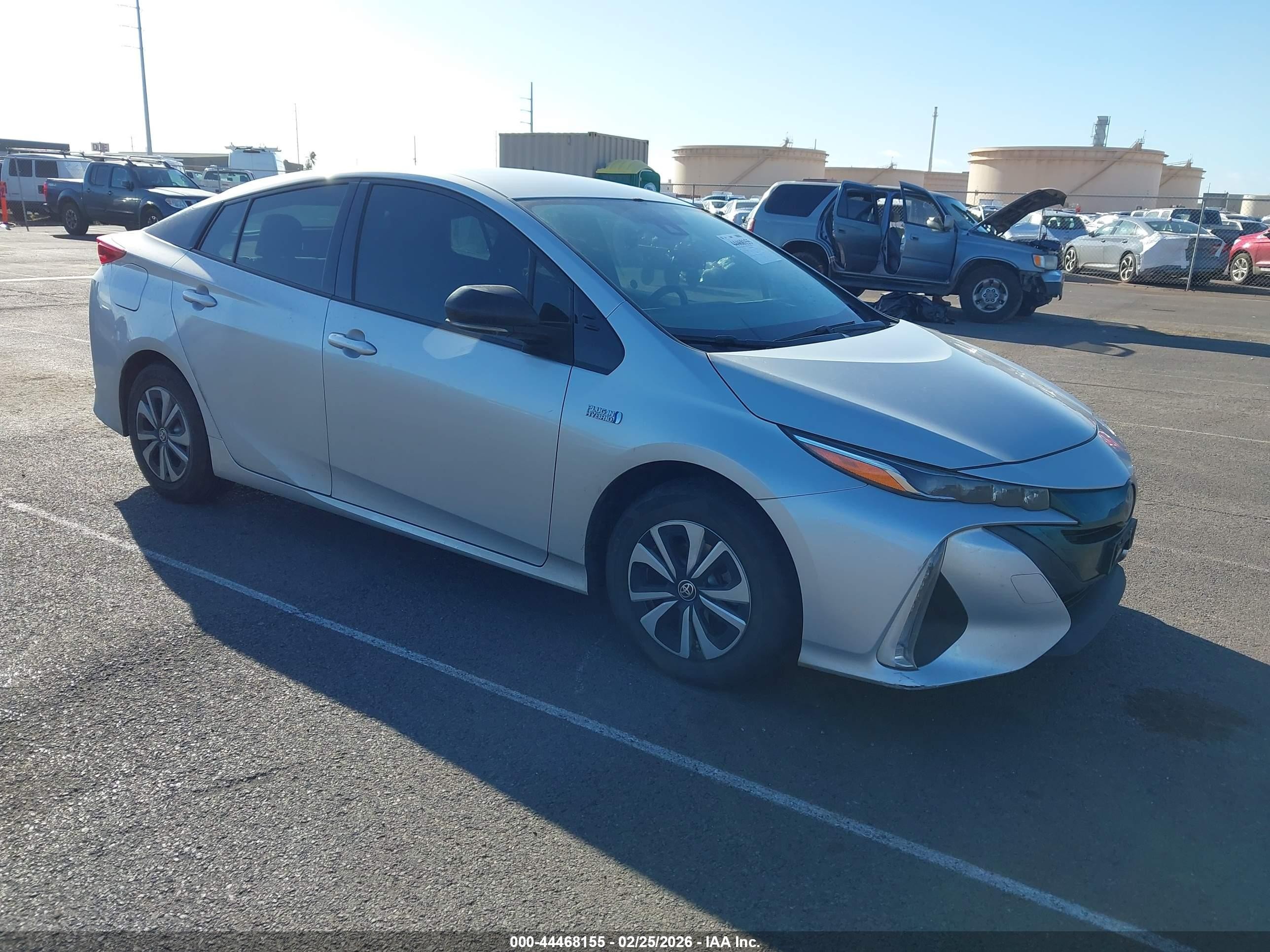 2018 Toyota Prius Advanced, VIN JTDKARFP9J3081434 — Side