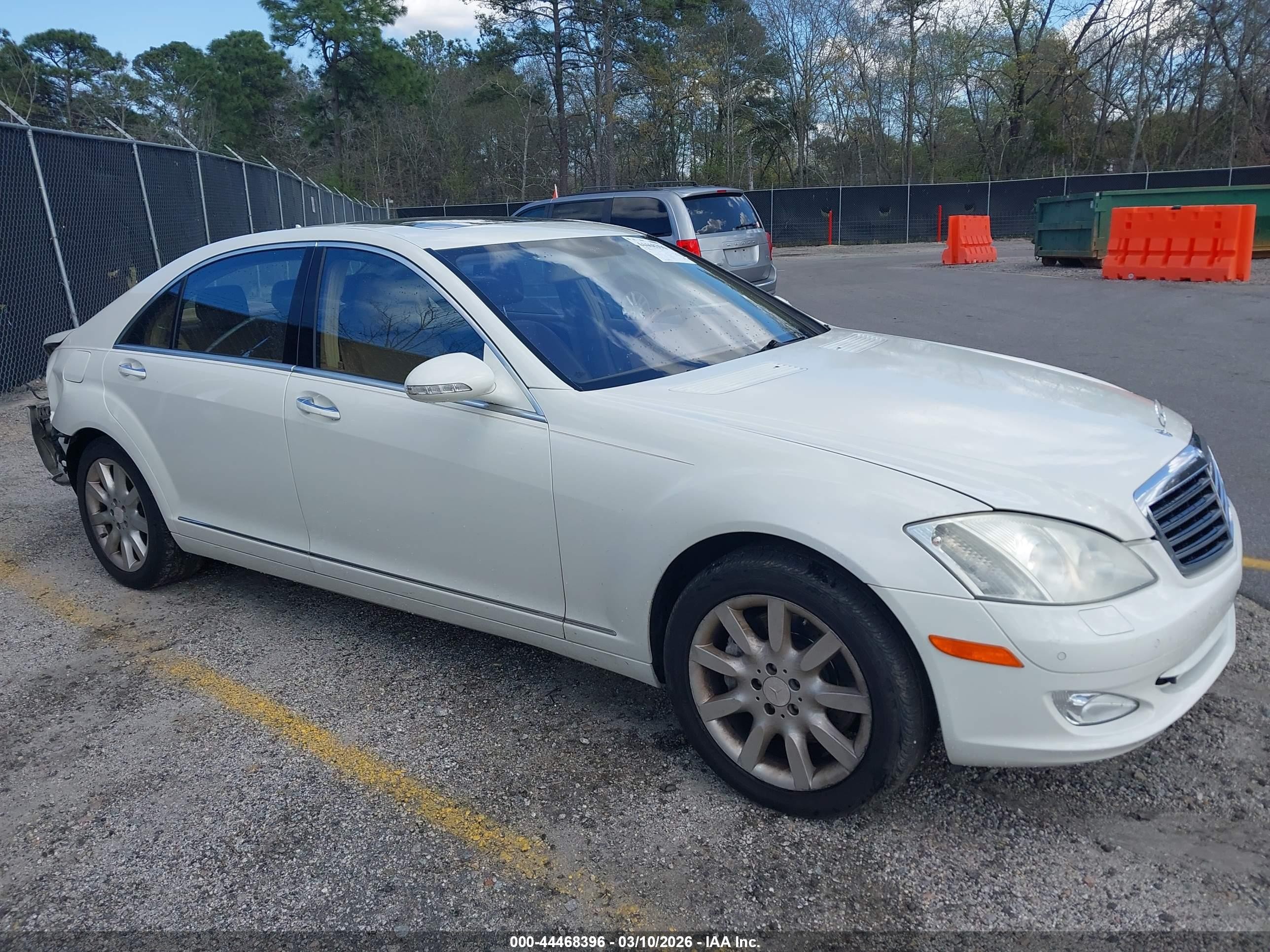 2008 Mercedes-Benz S 550, VIN WDDNG86X18A204998 — Rear end