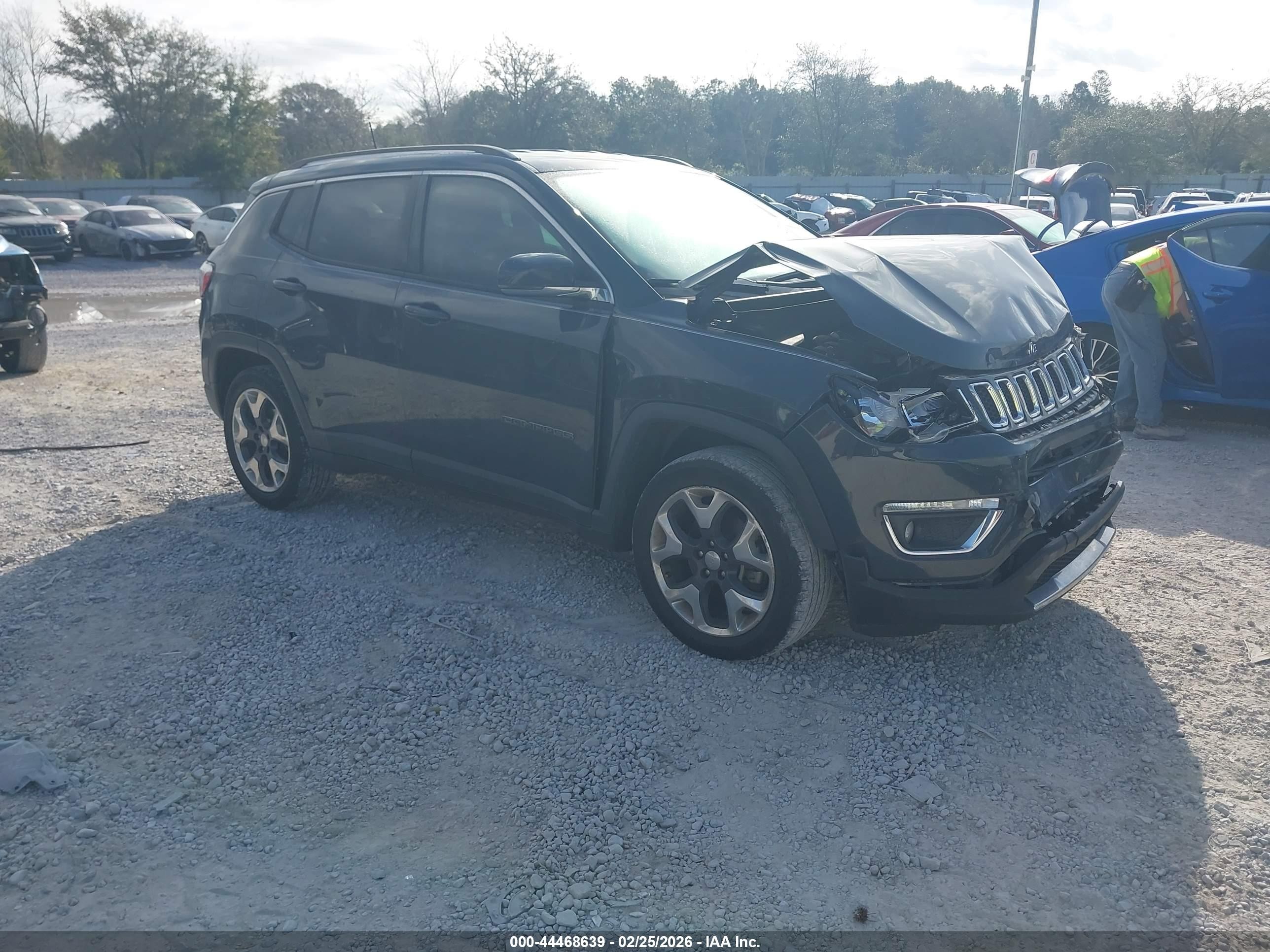2018 Jeep Compass Limited, VIN 3C4NJCCB2JT351305 — Front end
