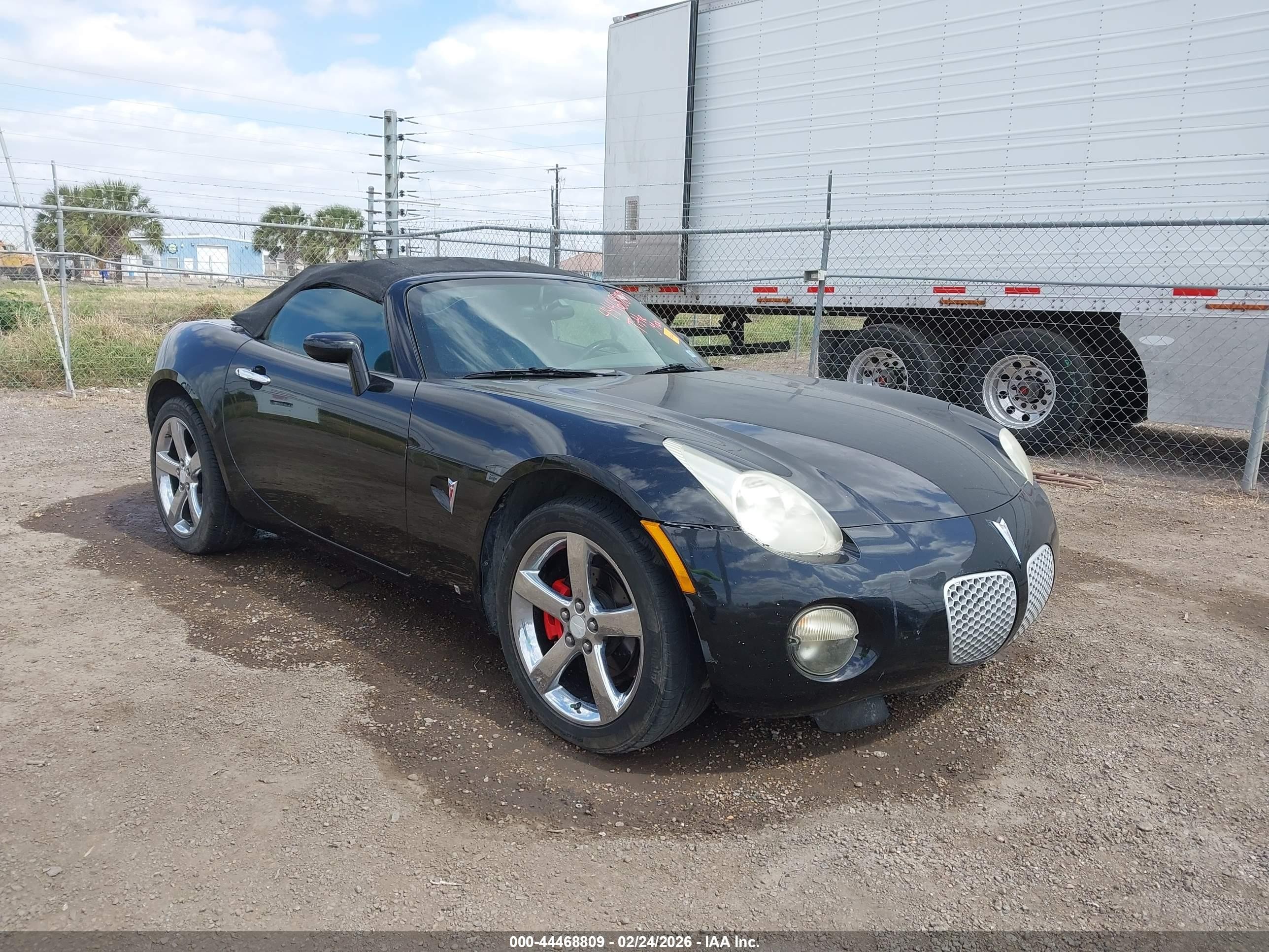 2007 Pontiac Solstice, VIN 1G2MB35B07Y119447 — Auction photo