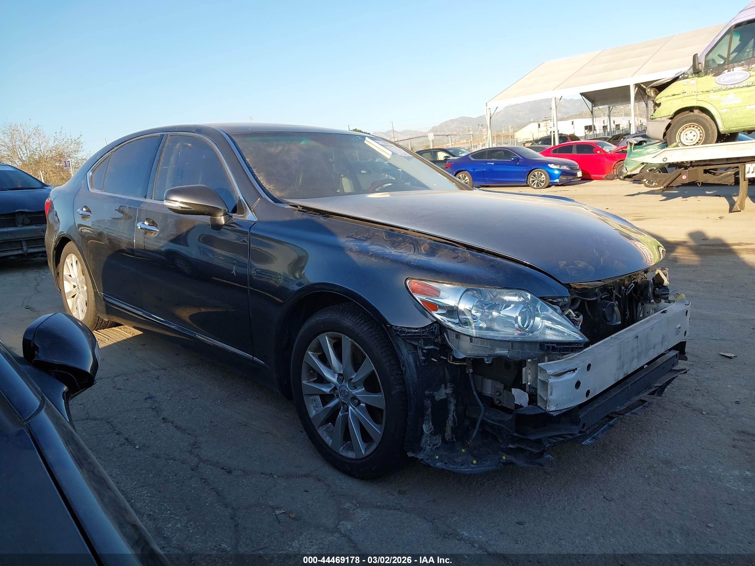 2011 Lexus LS 460, VIN JTHBL5EFXB5103540 — Front end