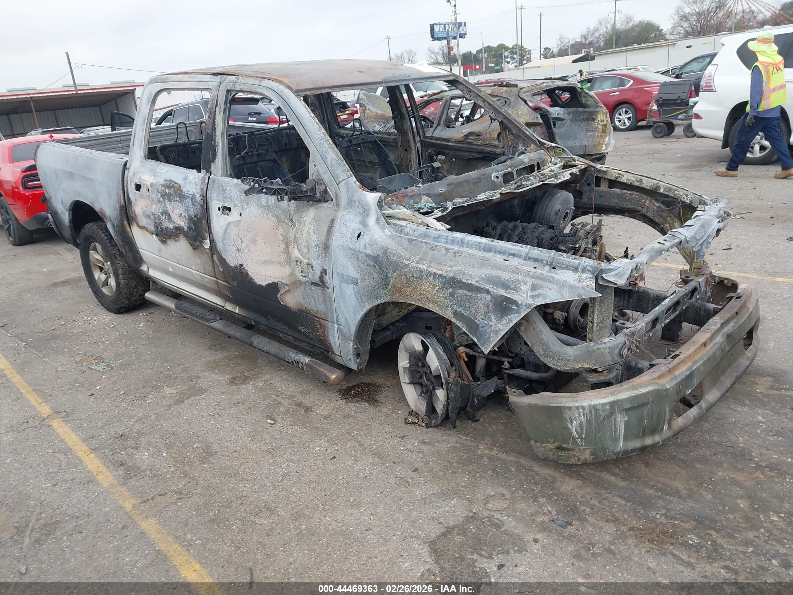 2019 Ram 1500 Big Horn, VIN 1C6RR7LT0KS582157 — Burn